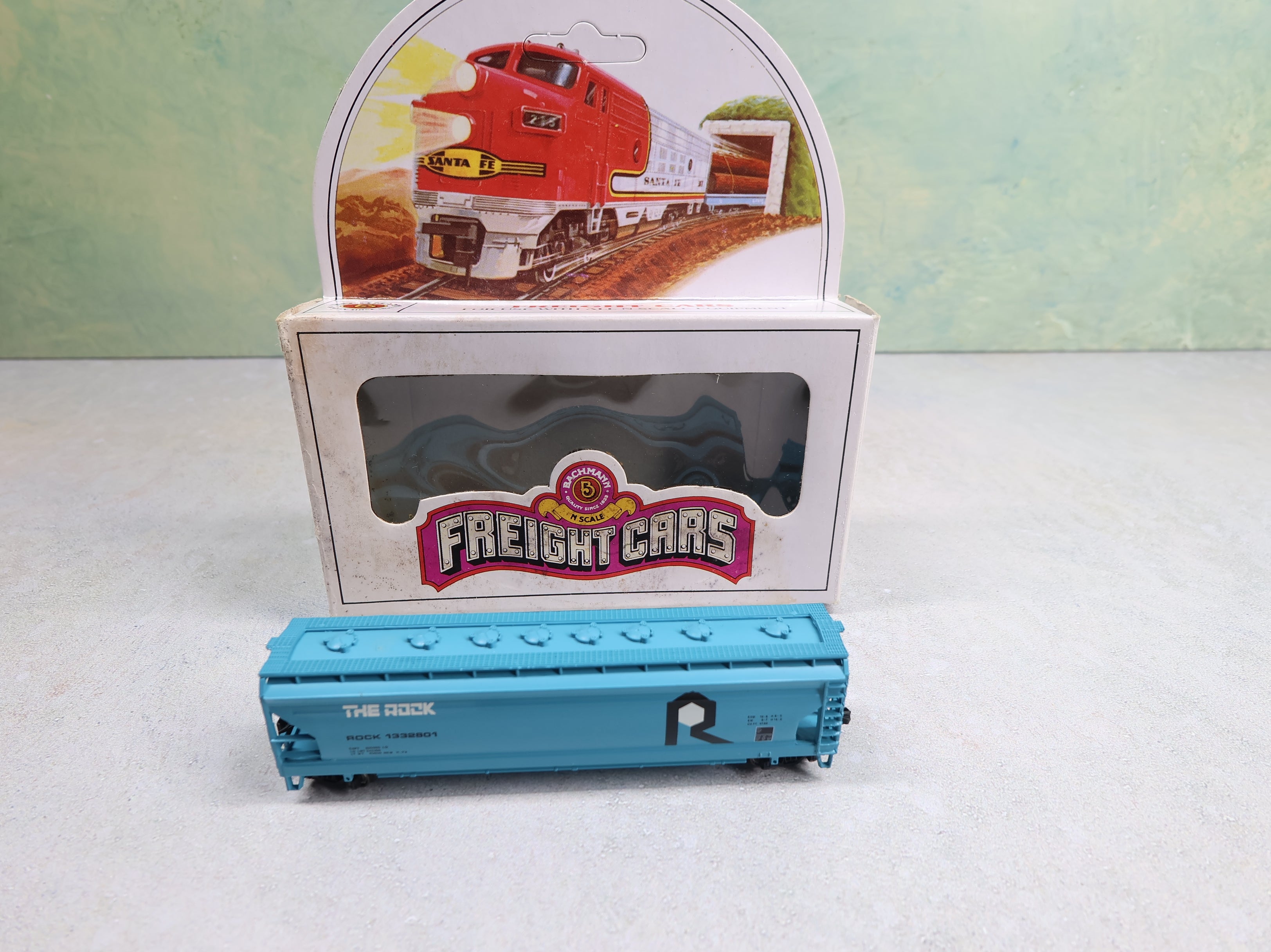 USED Bachmann 76636 N Scale 56' Centerflow Hopper Rock Island #1332801
