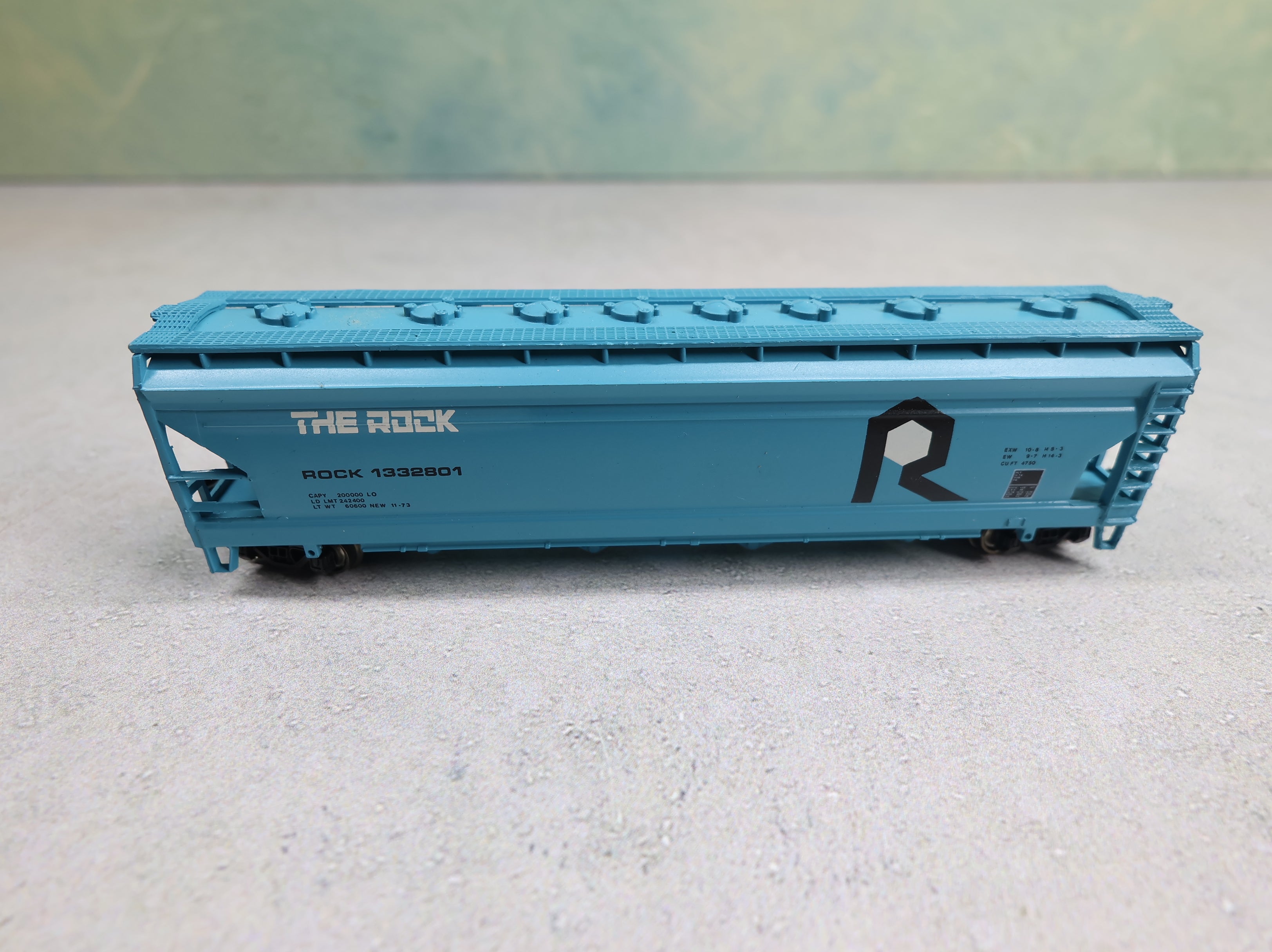 USED Bachmann 76636 N Scale 56' Centerflow Hopper Rock Island #1332801