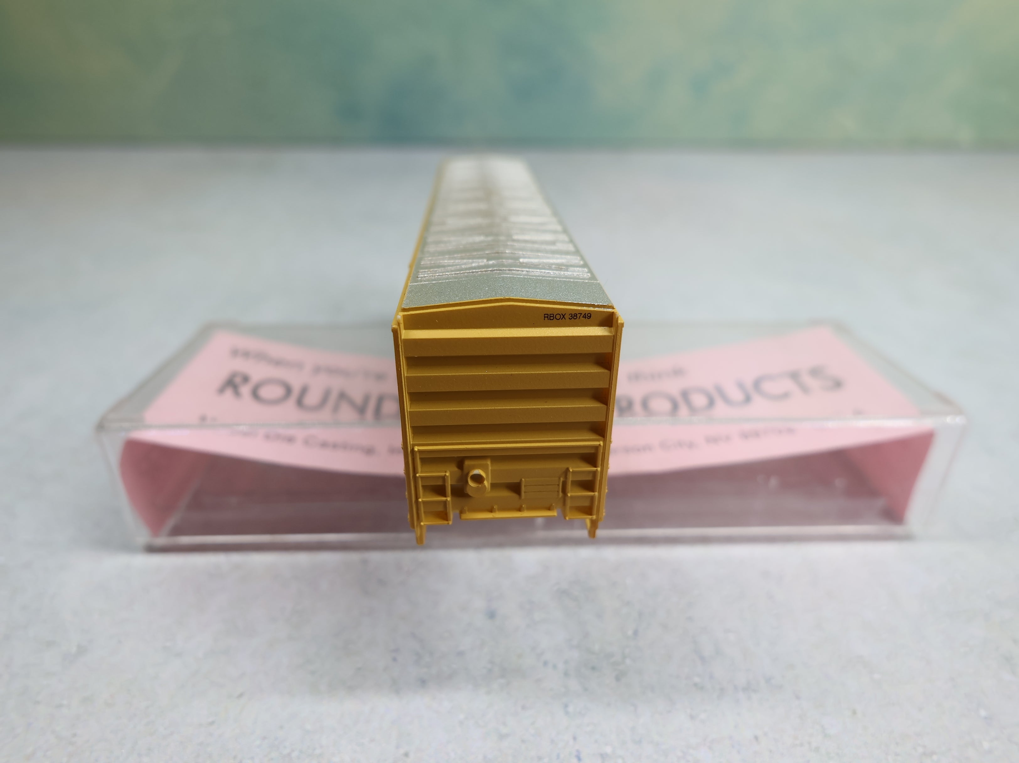 USED Roundhouse N Scale 50' Box Car Railbox RBOX #38749 KIT