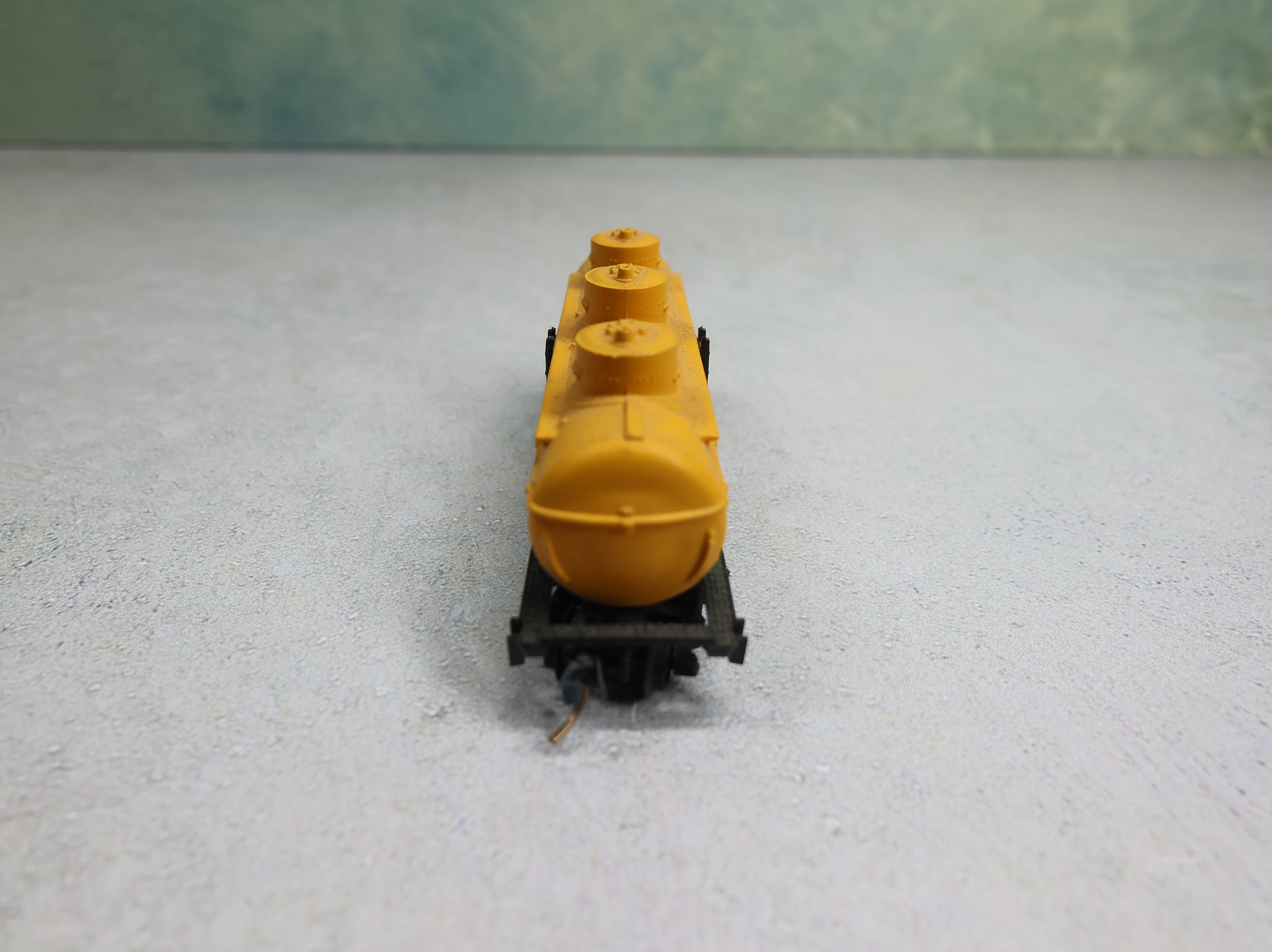 USED Life-Like #07766 N Scale 3 Dome Tank Car Goodyear UTLX #2586