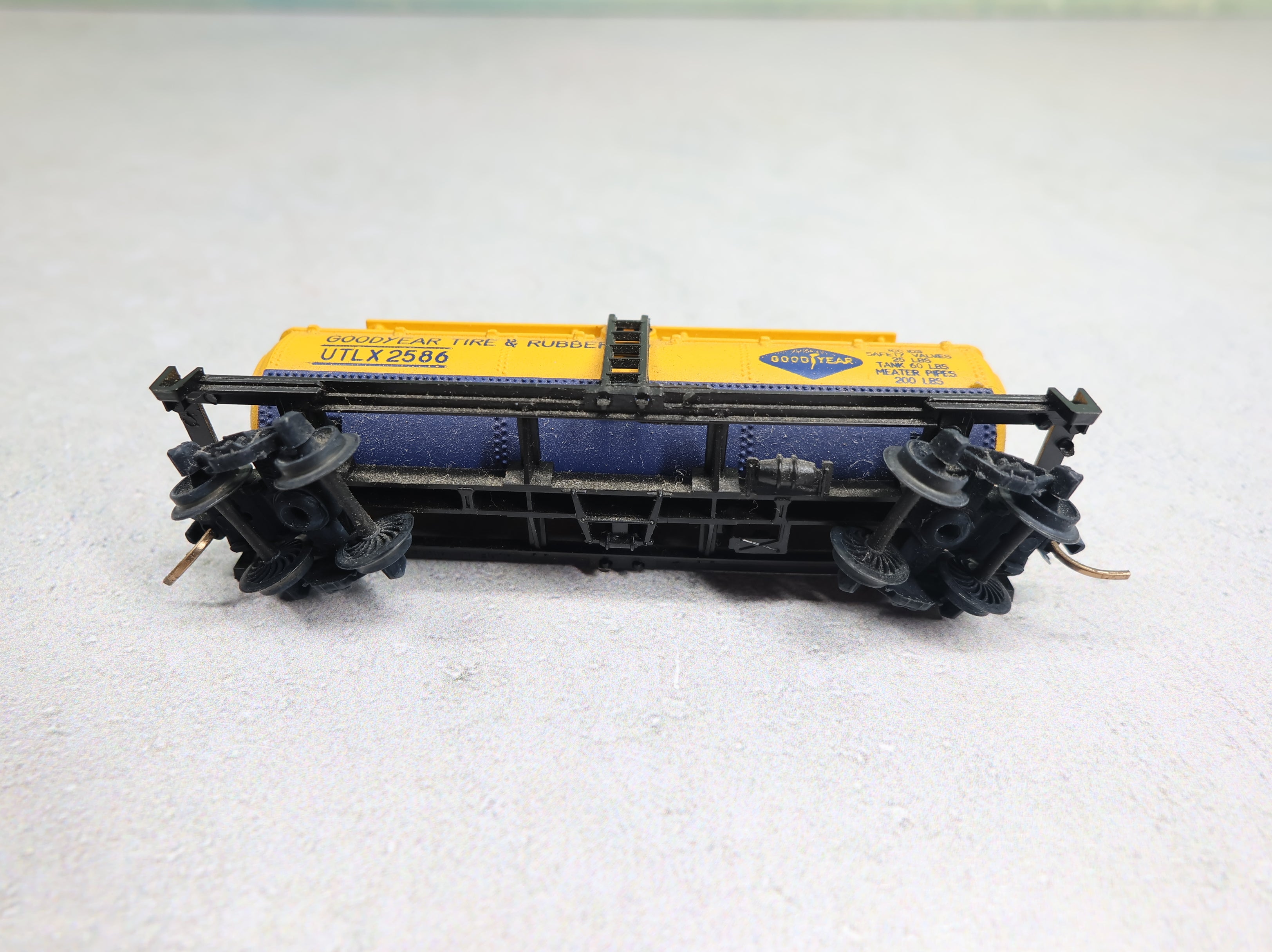 USED Life-Like #07766 N Scale 3 Dome Tank Car Goodyear UTLX #2586