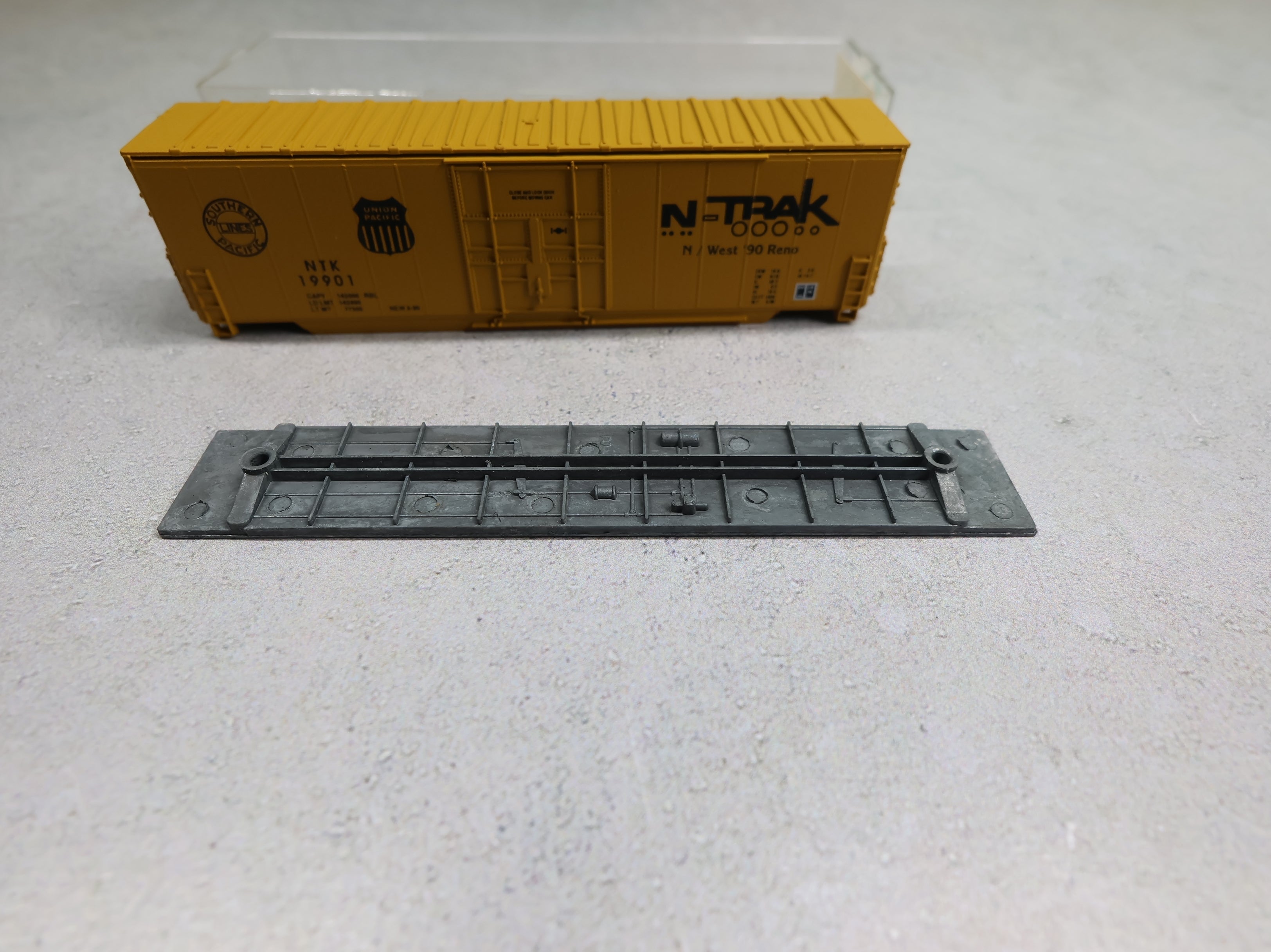 USED Roundhouse N Scale Aztec 50' Box Car N-Trak Reno NTK #19901 Aztec KIT