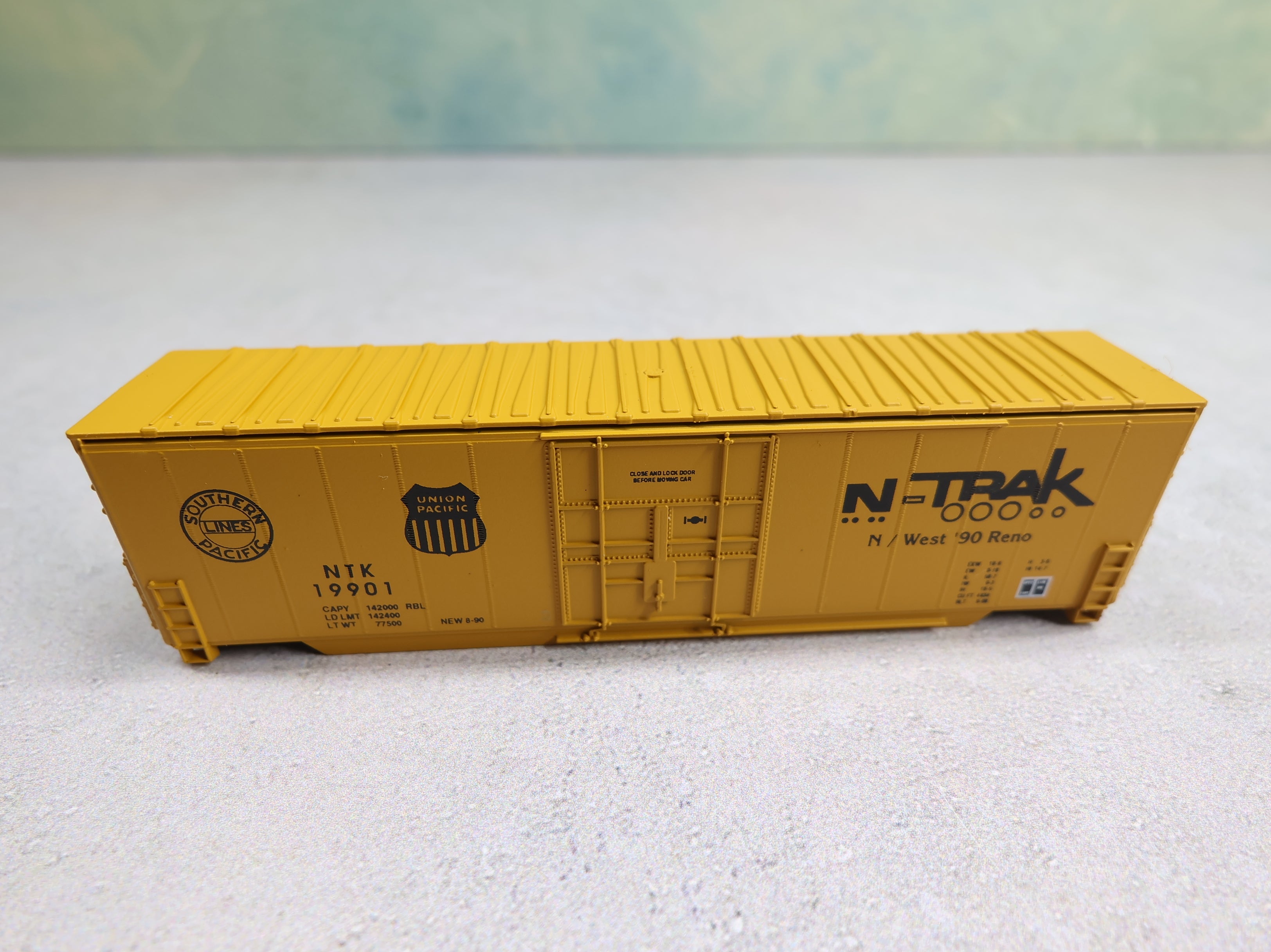 USED Roundhouse N Scale Aztec 50' Box Car N-Trak Reno NTK #19901 Aztec KIT