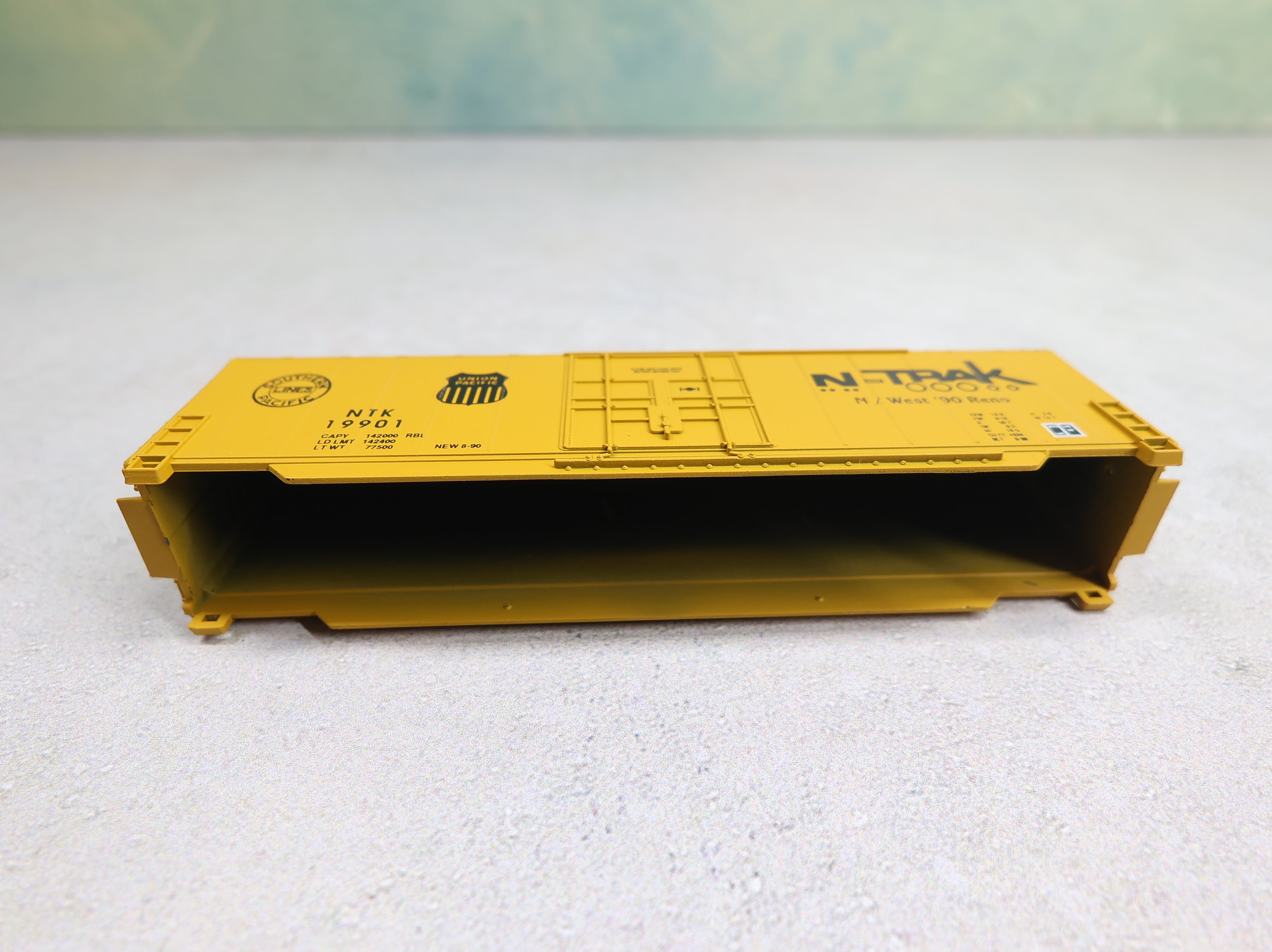 USED Roundhouse N Scale Aztec 50' Box Car N-Trak Reno NTK #19901 Aztec KIT