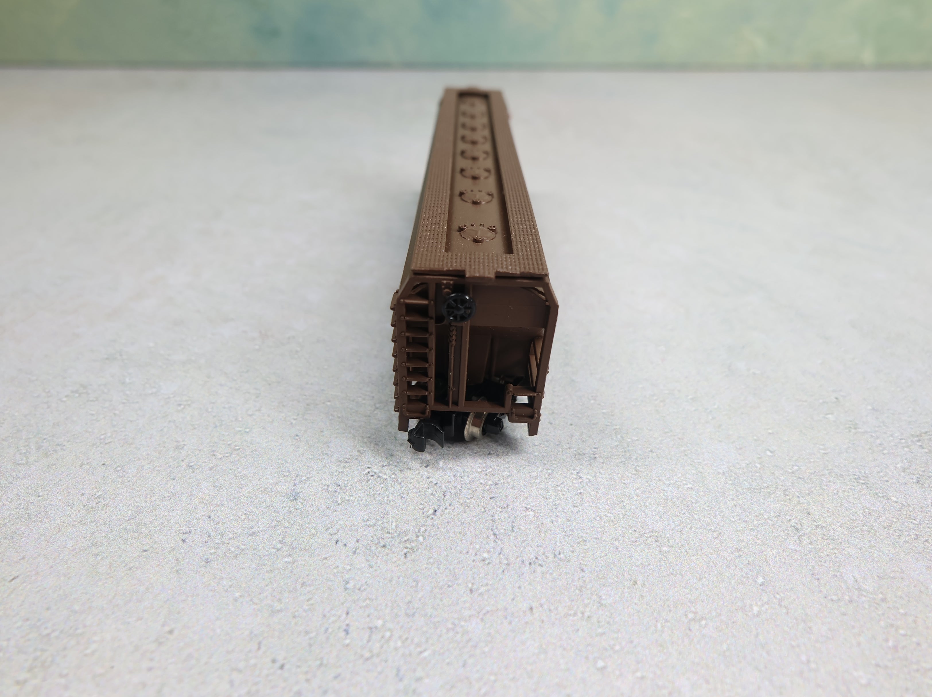 USED Model Power N Scale 4 Bay Centerflow Hopper Saskatchewan Grain Car Corporation SKNX #397321
