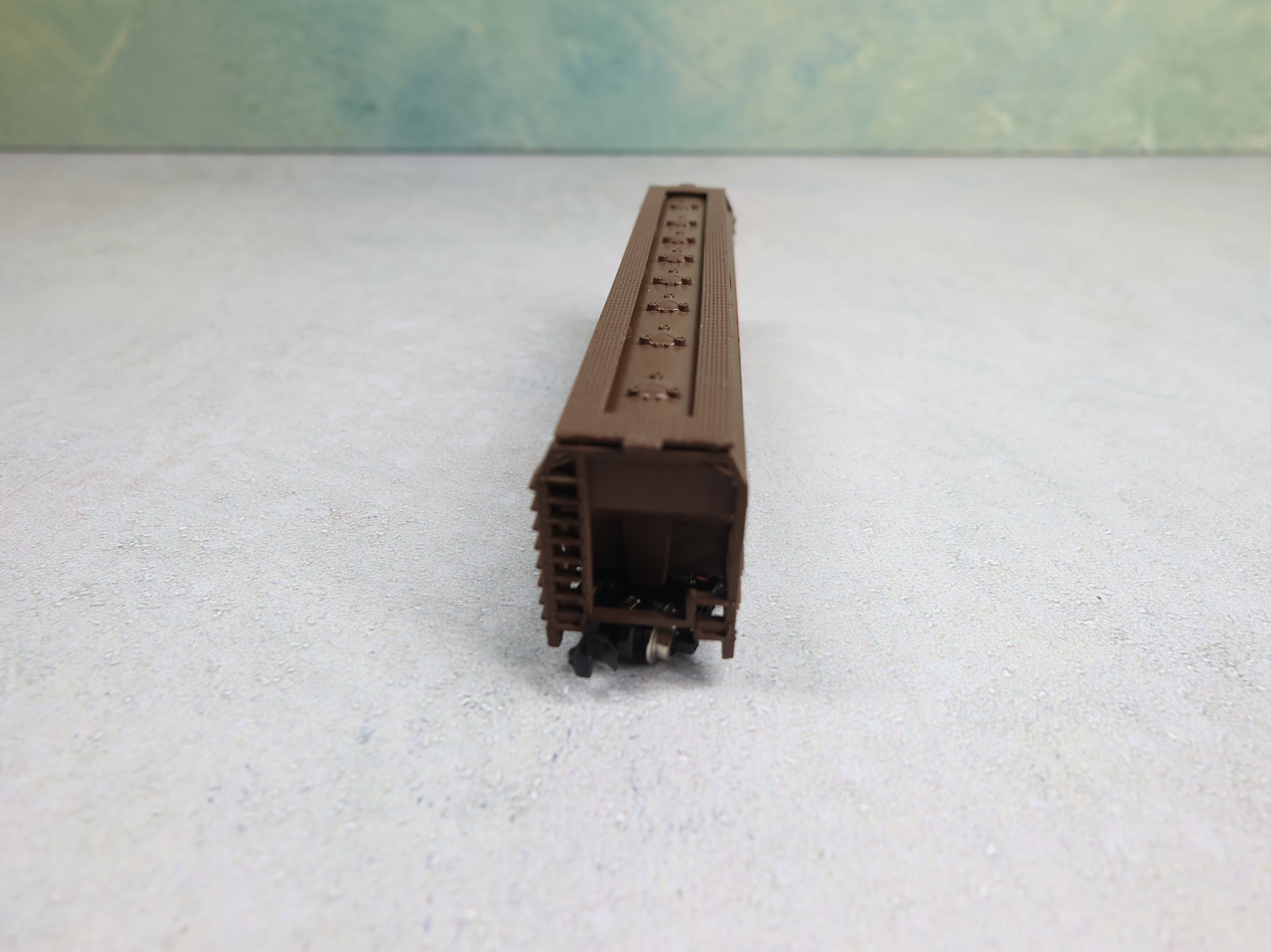 USED Model Power N Scale 4 Bay Centerflow Hopper Saskatchewan Grain Car Corporation SKNX #397321