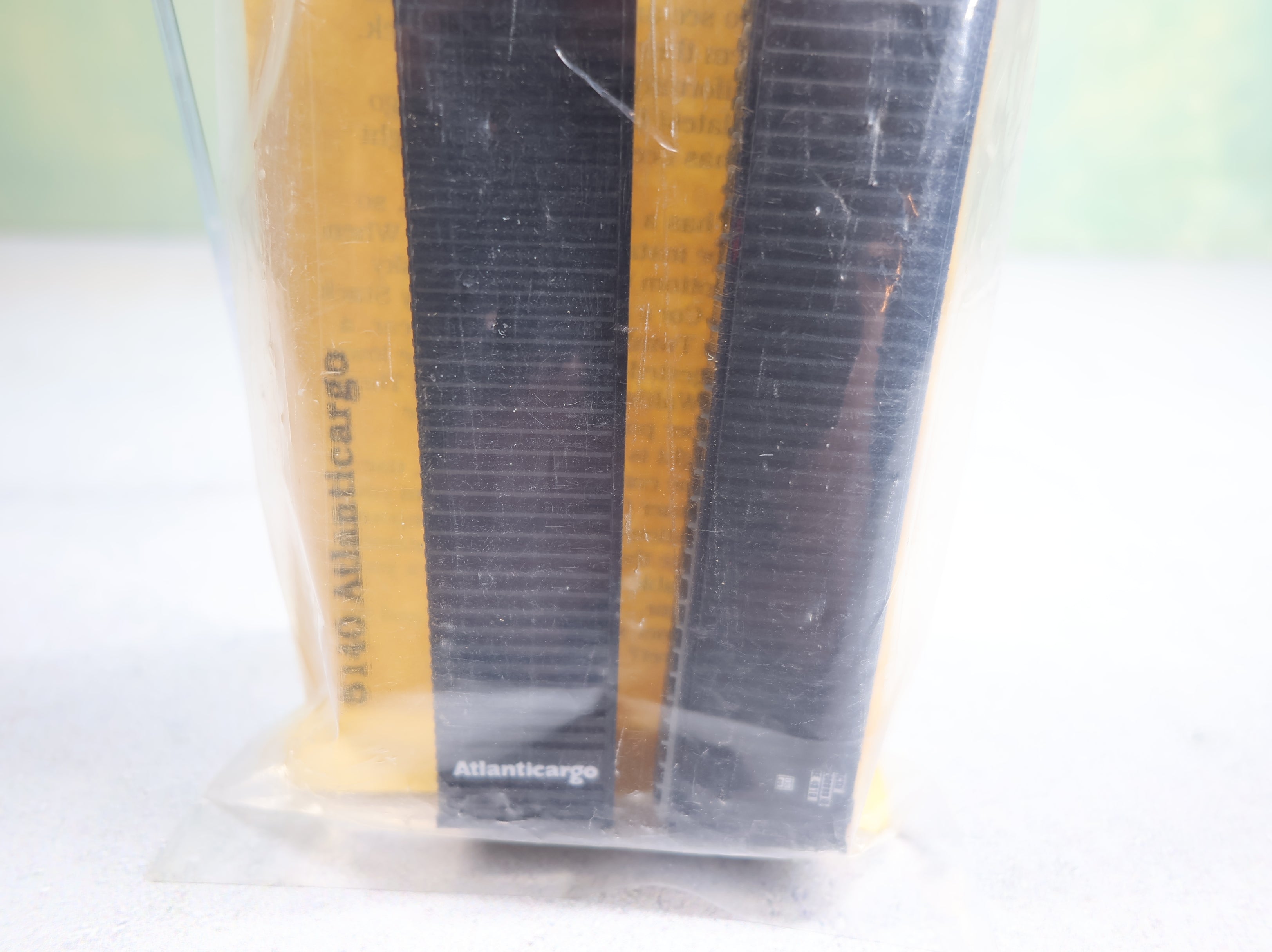 Deluxe 5140 N Scale 40' Corrugated Side Containers Atlanticargo (2 pcs)