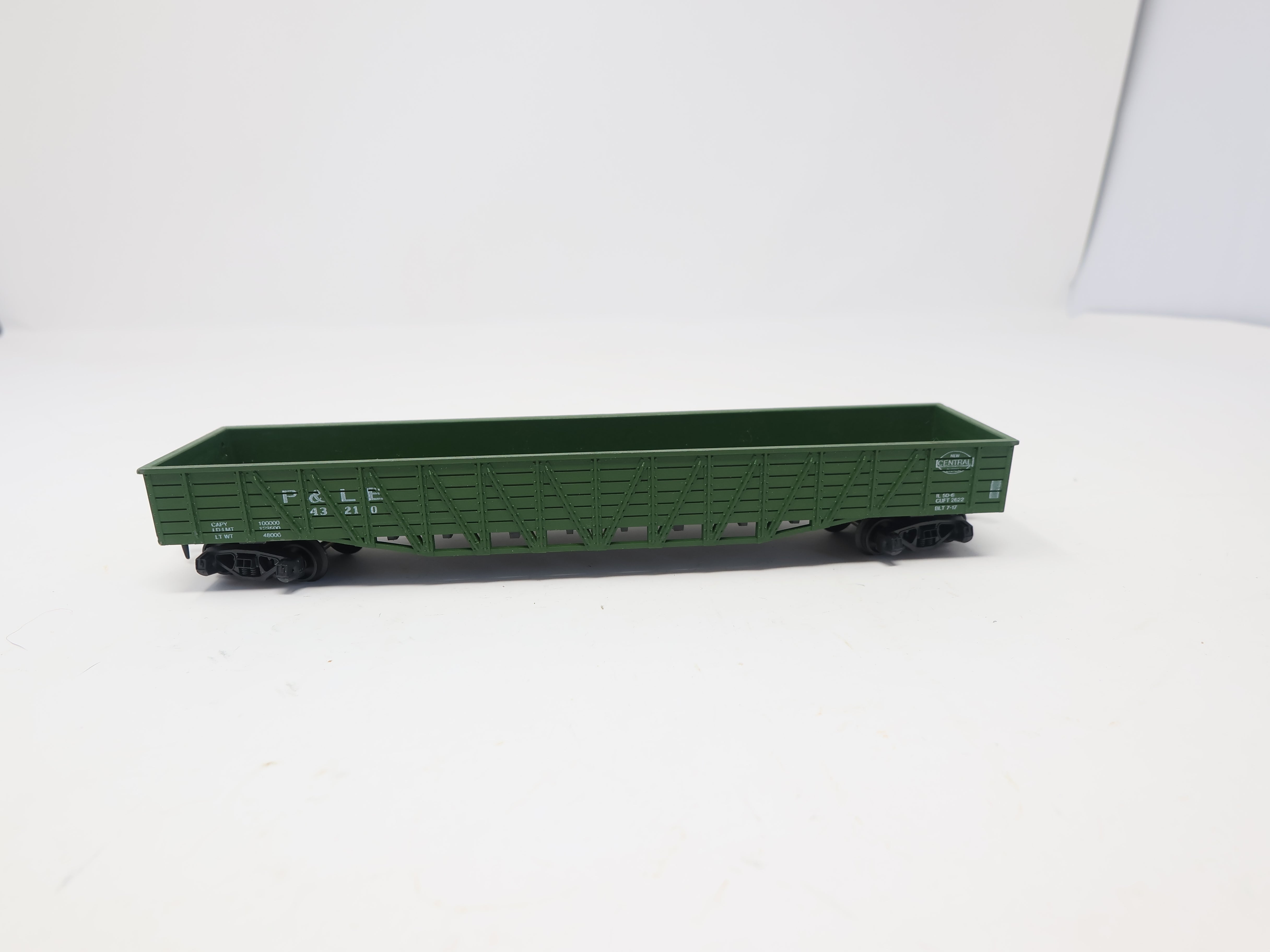 USED ROCO HO Scale, 50' Wood Sided Fishbelly Gondola, Pittsburgh and Lake Erie P&LE #43210
