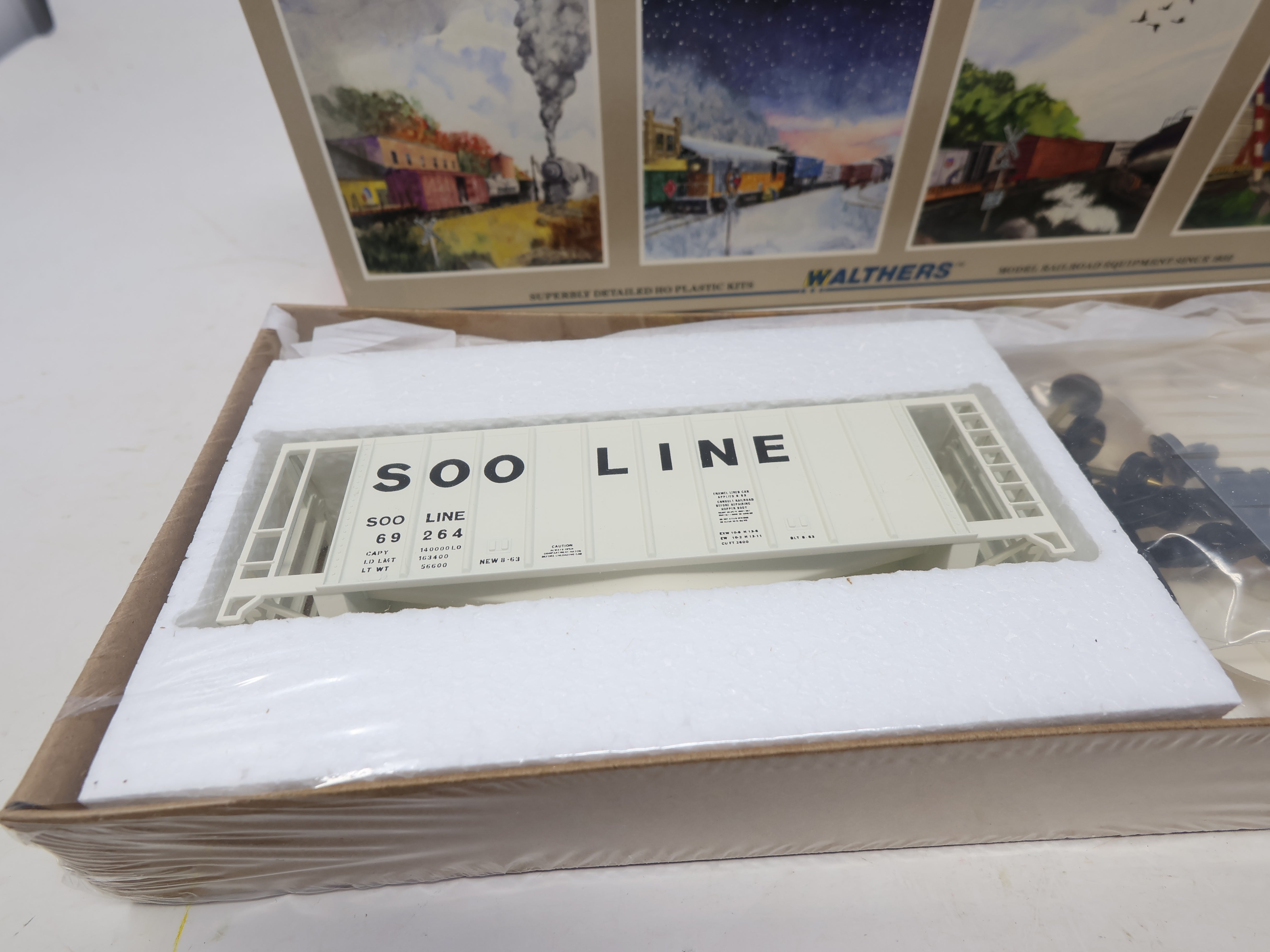 Walthers HO Scale, 1993 LMTD Run Airslide Hopper, SOO Line #69264, Sealed 113/370 (KIT)