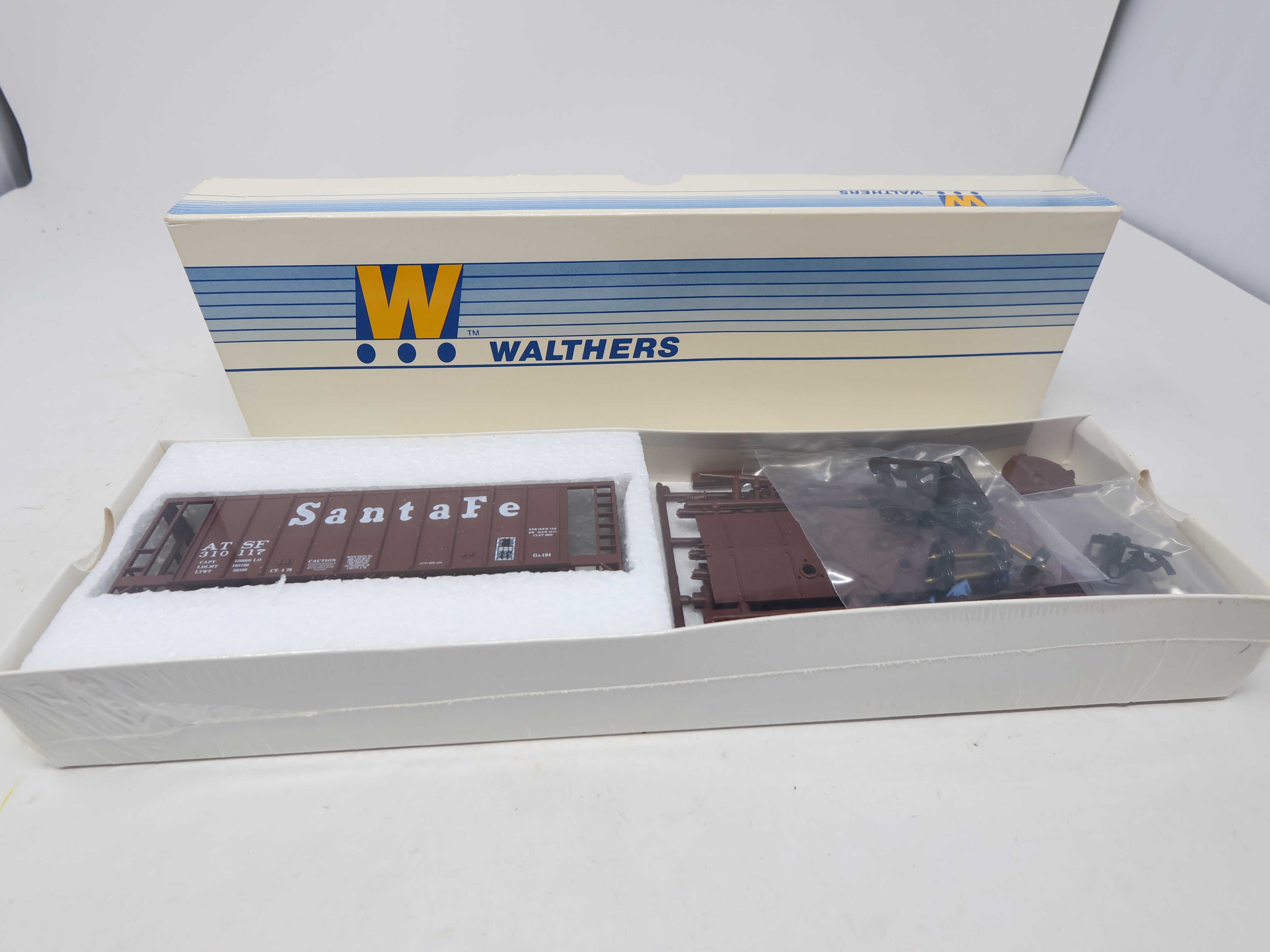Walthers 932-4602 HO Scale, Single Bay Airslide Hopper, Santa Fe ATSF #310117, Sealed (KIT)