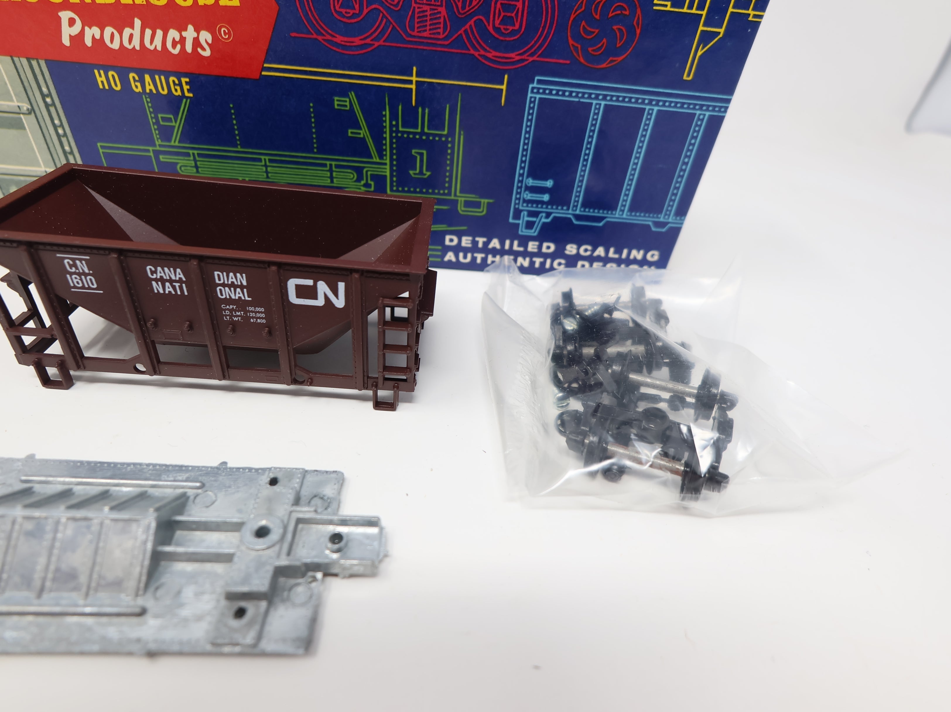 USED Roundhouse 1407 HO Scale Ore Car Canadian National CN #1610 KIT