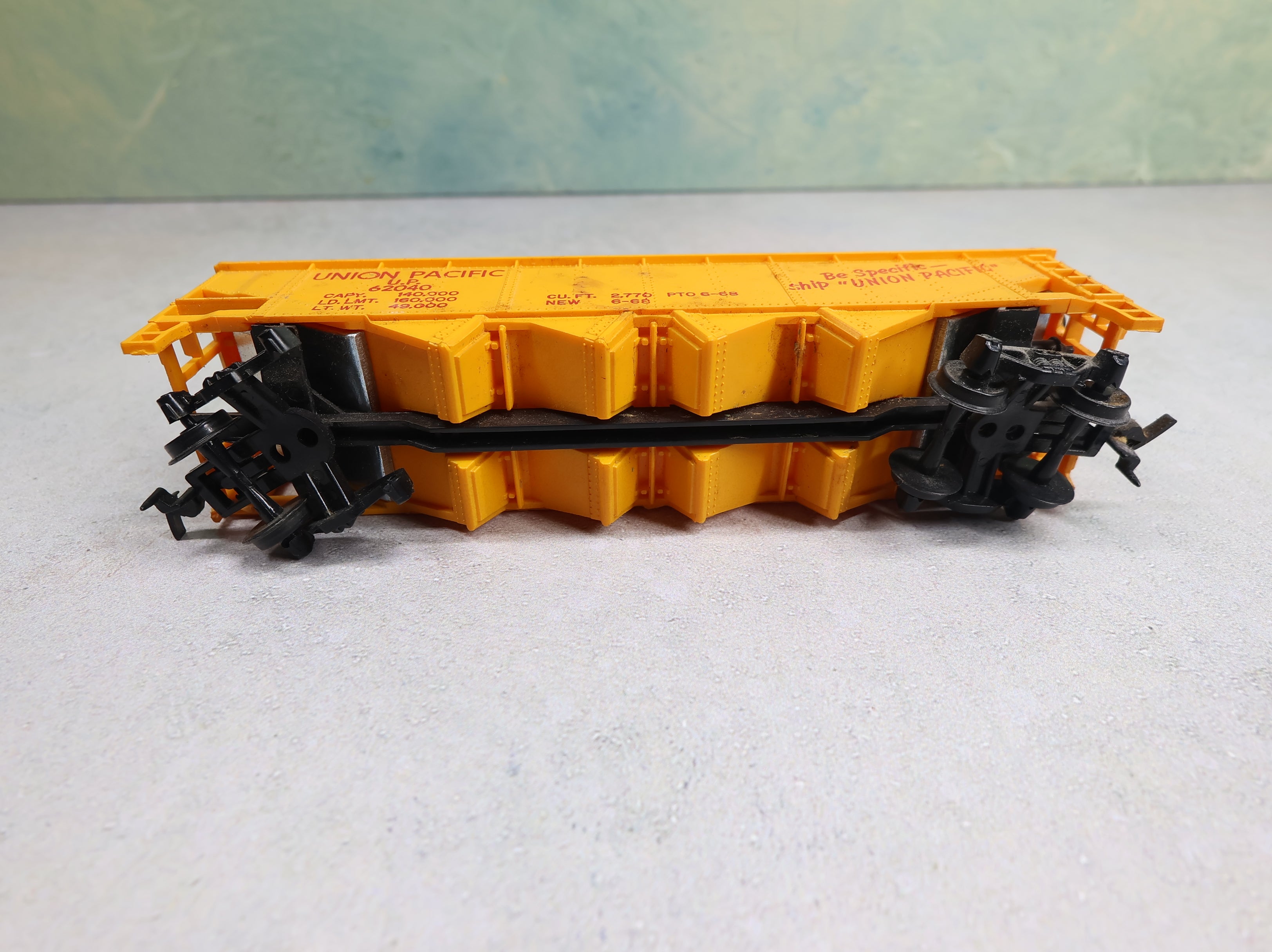 USED Tyco HO Scale Quad Hopper Union Pacific UP #62040