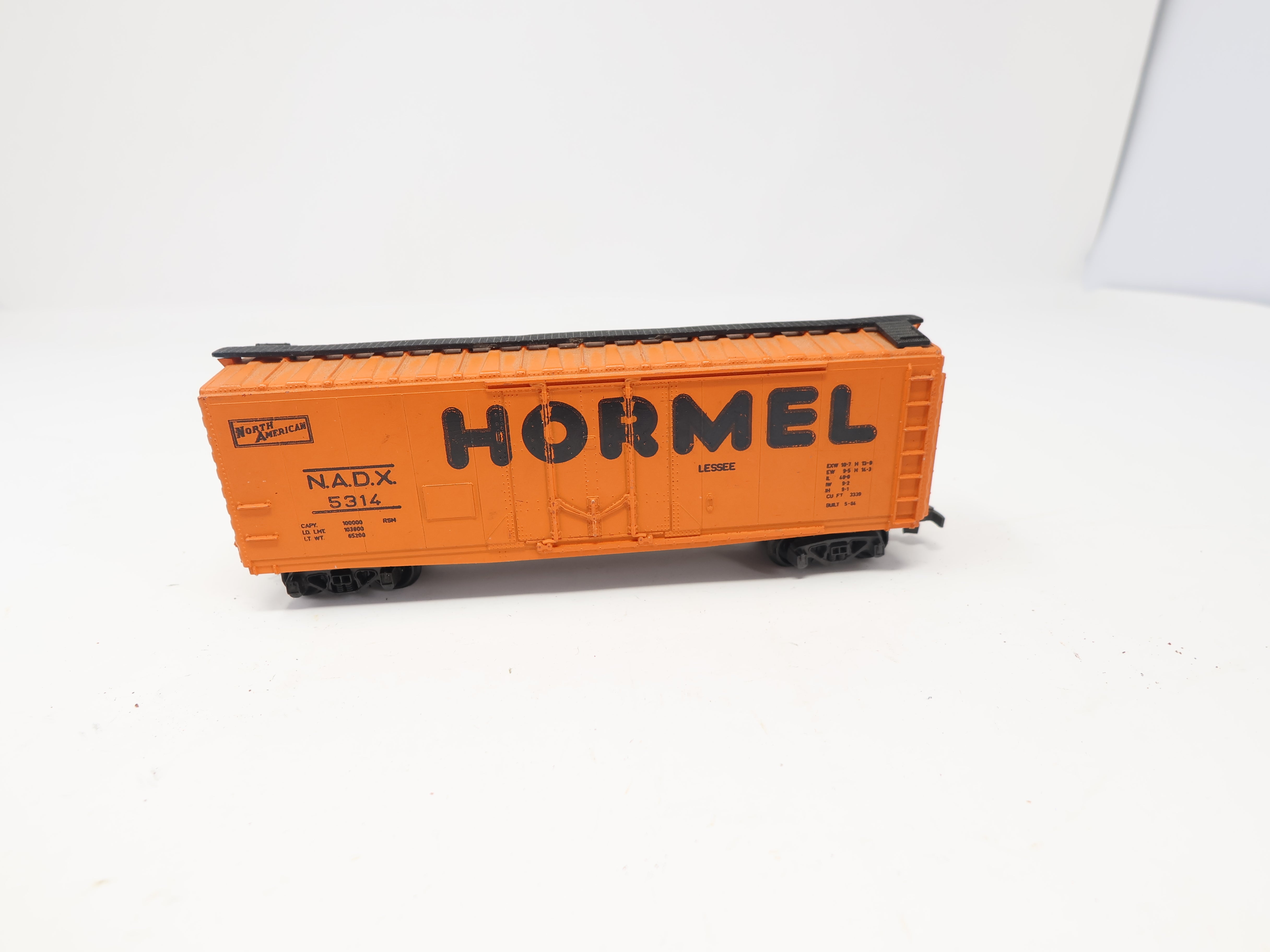 USED AHM HO Scale, 40' Steel Box Car, Hormel NADX #5314, Rough
