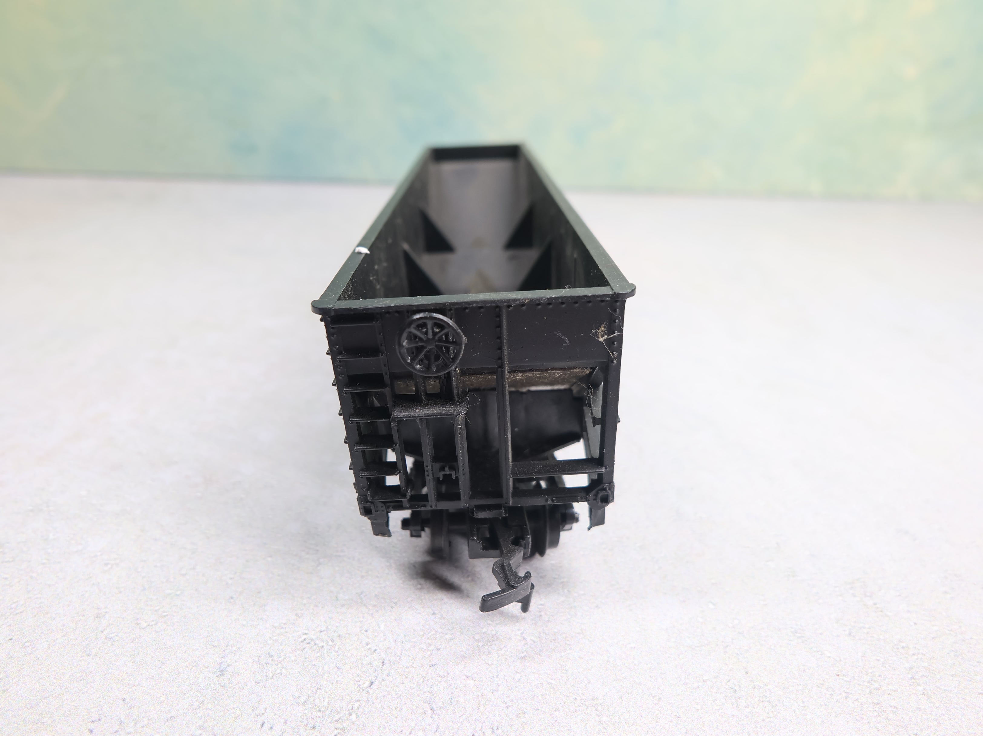 USED Bev-Bel HO Scale 100 Ton 3 Bay Hopper Reading RDG #41439 Life-Like