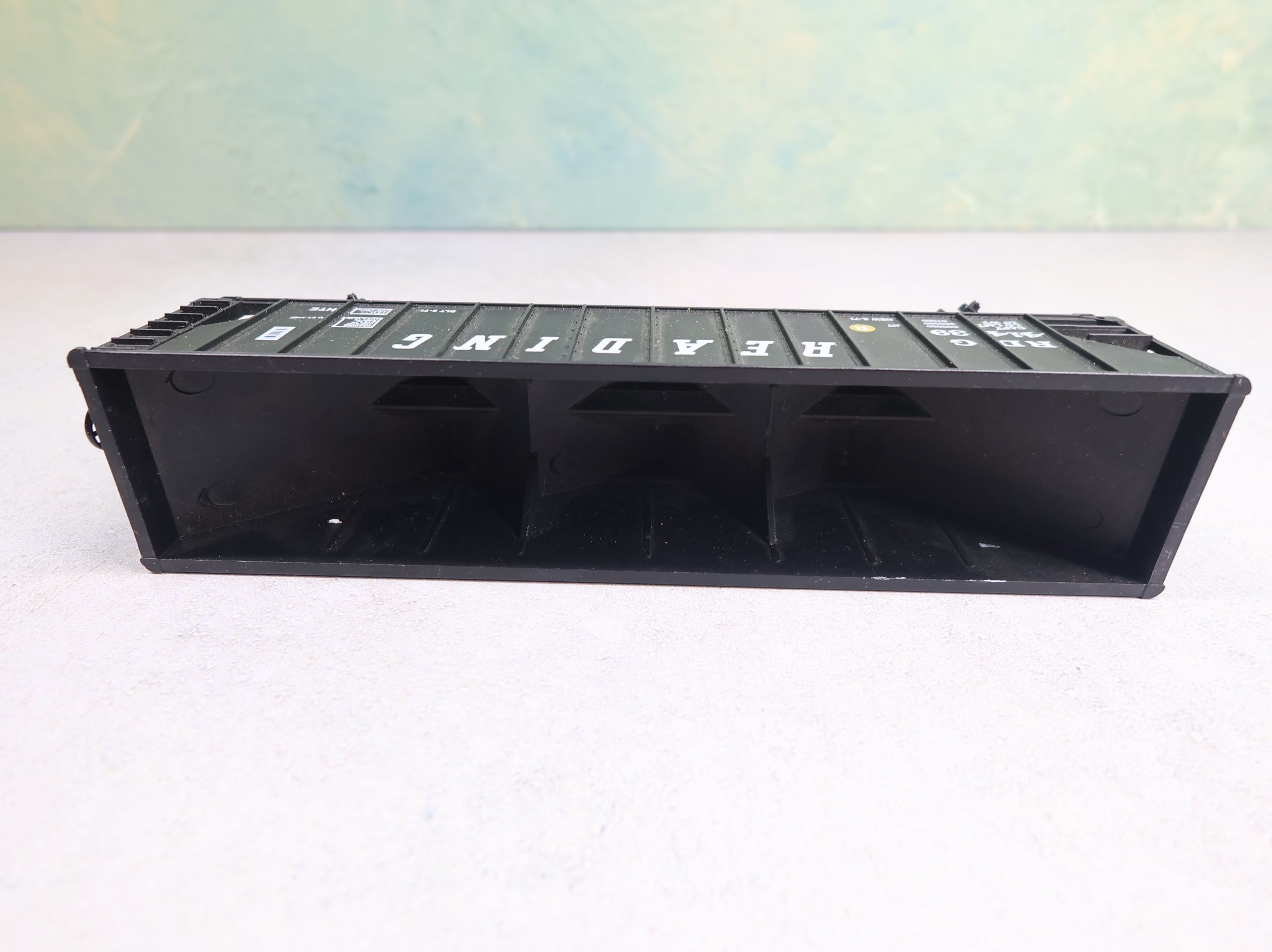USED Bev-Bel HO Scale 100 Ton 3 Bay Hopper Reading RDG #41439 Life-Like