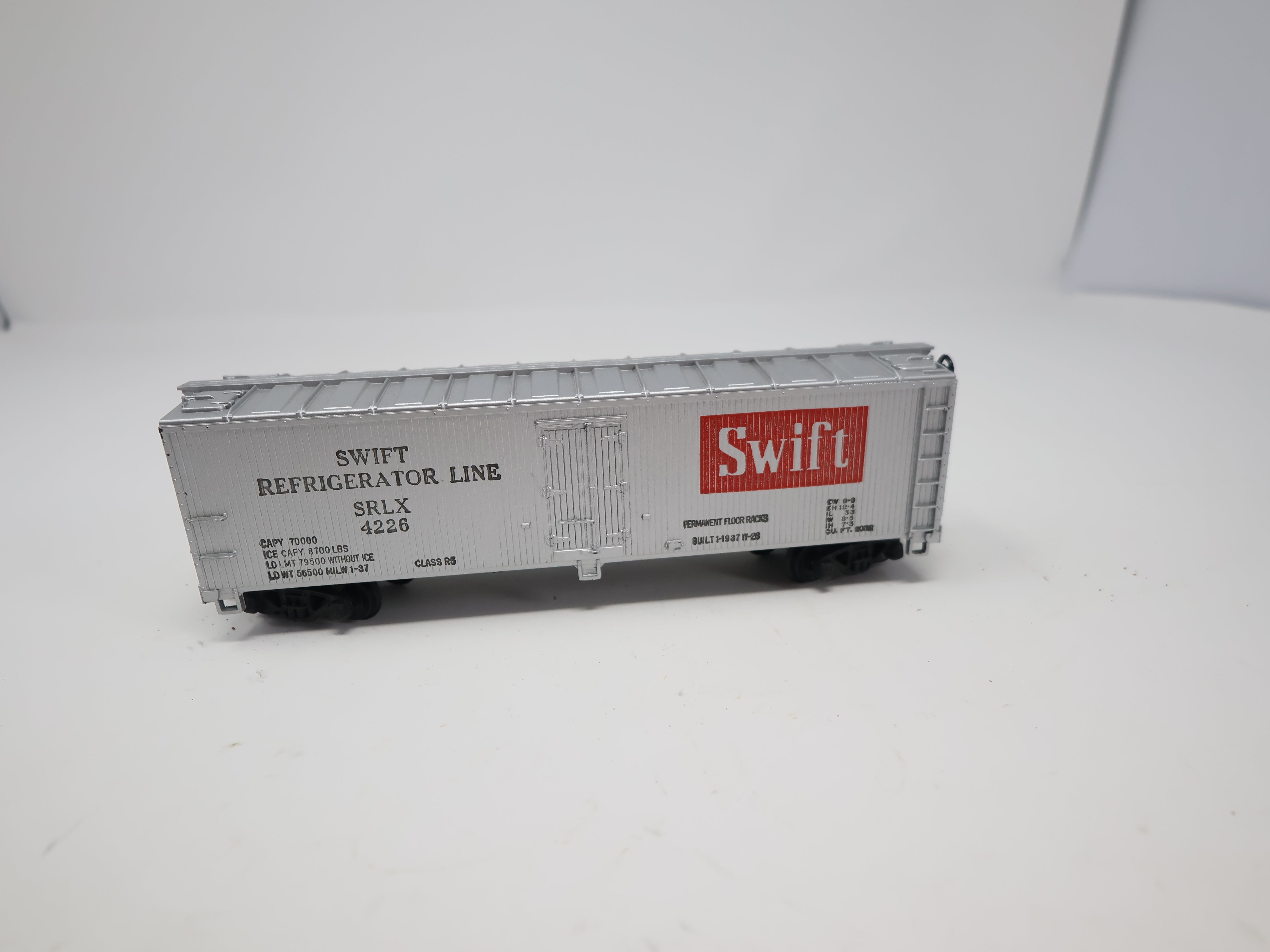 USED Mantua HO Scale, 40' Wooden Box Car, Swift Refrigerator Line SRLX #4226