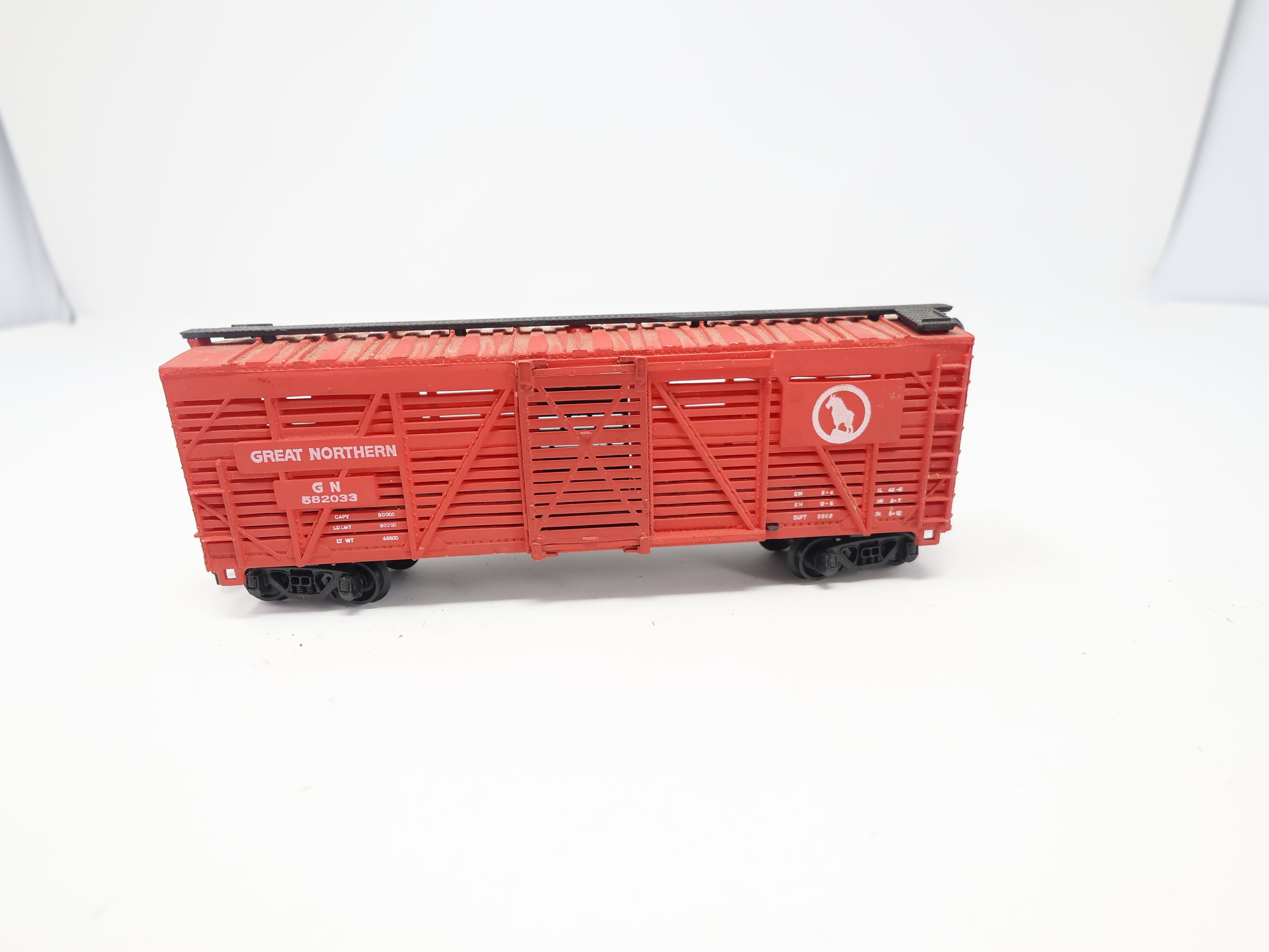 USED AHM HO Scale, 40' Stock Car, Great Northern GN #582033