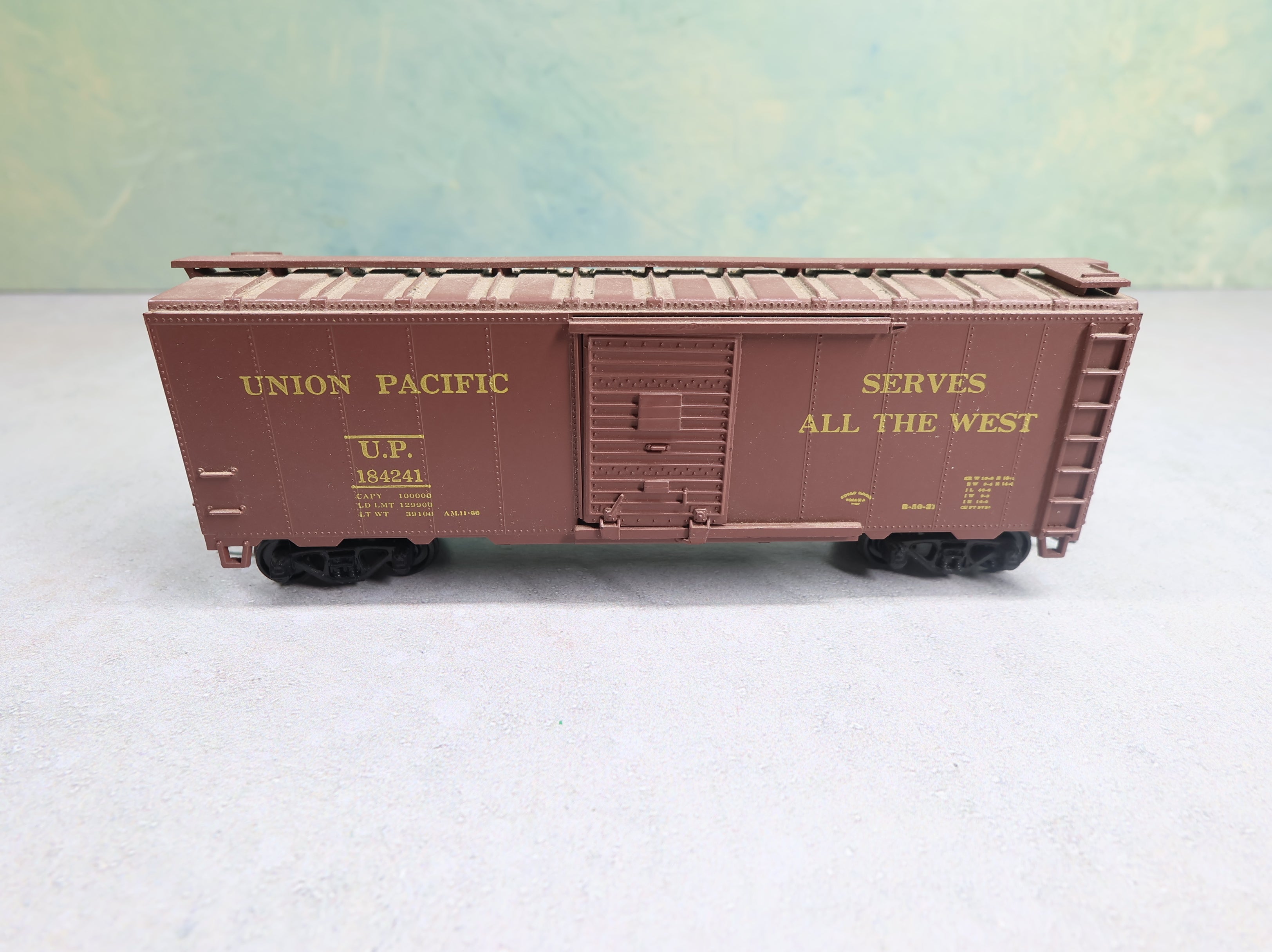 USED Athearn HO Scale 40' Box Car Union Pacific UP #184241