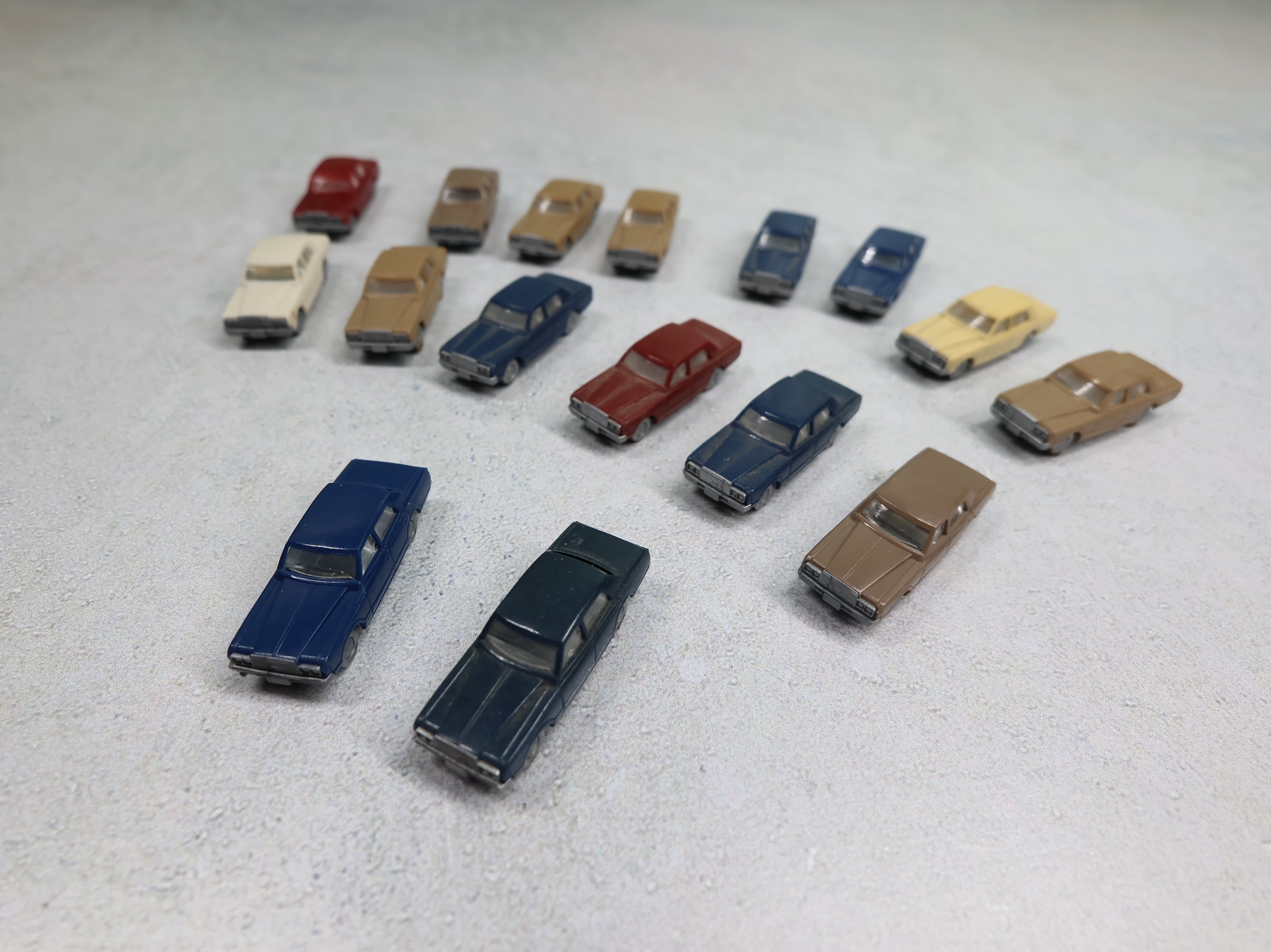 USED Kato N Scale Lot of Cars, Vehicles (16 pcs)