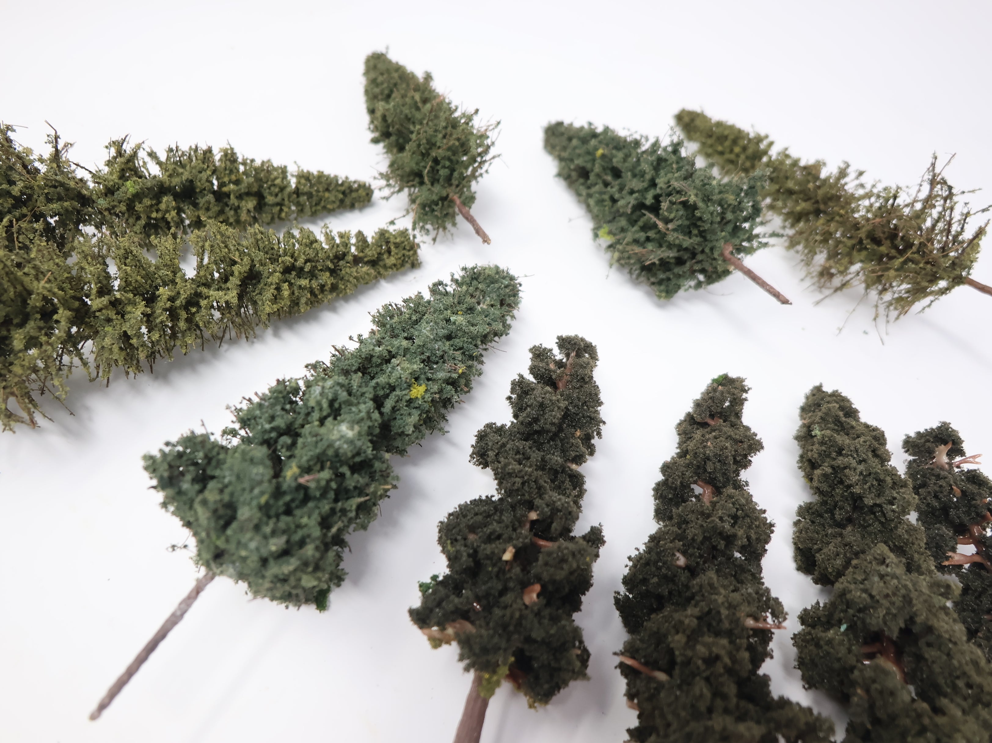 USED HO Scale Random Trees (8 pcs)