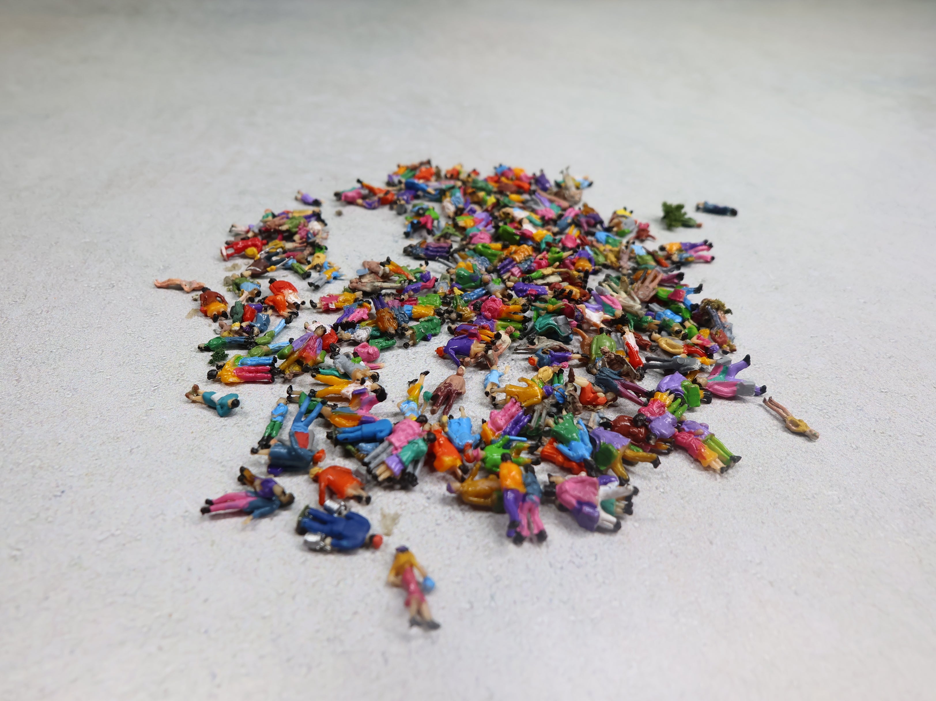 USED N Scale Large Lot of Painted People