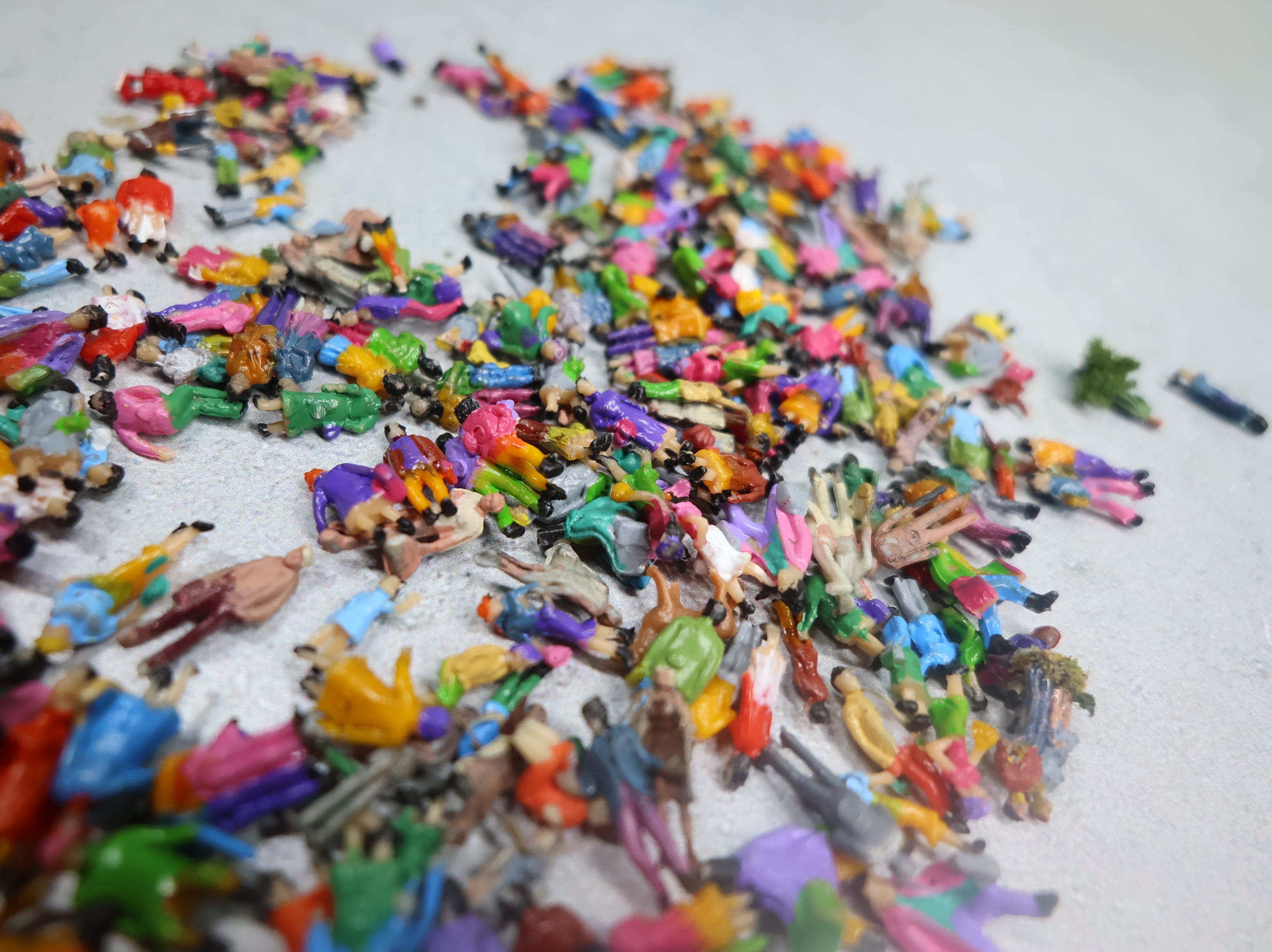 USED N Scale Large Lot of Painted People