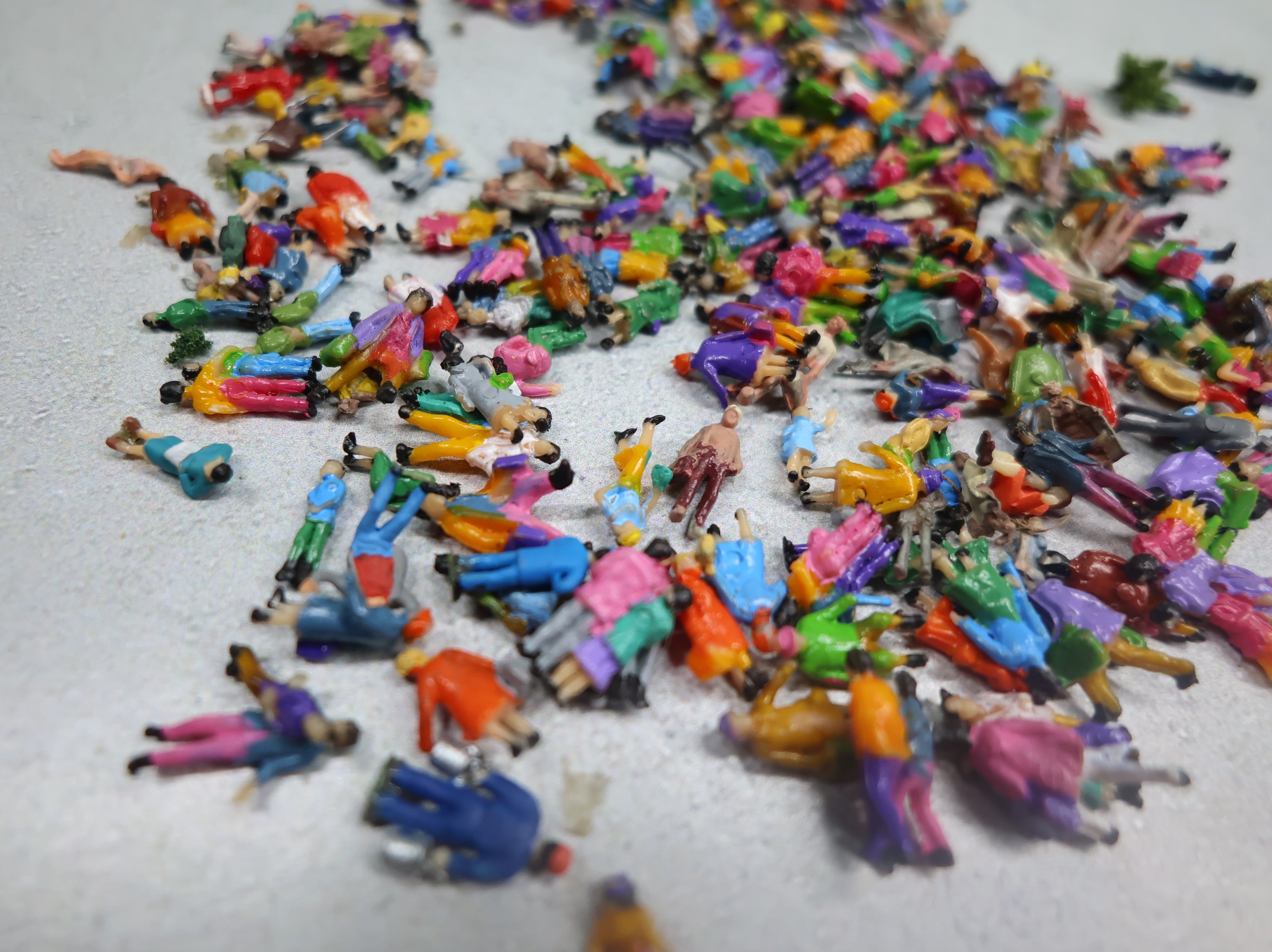 USED N Scale Large Lot of Painted People