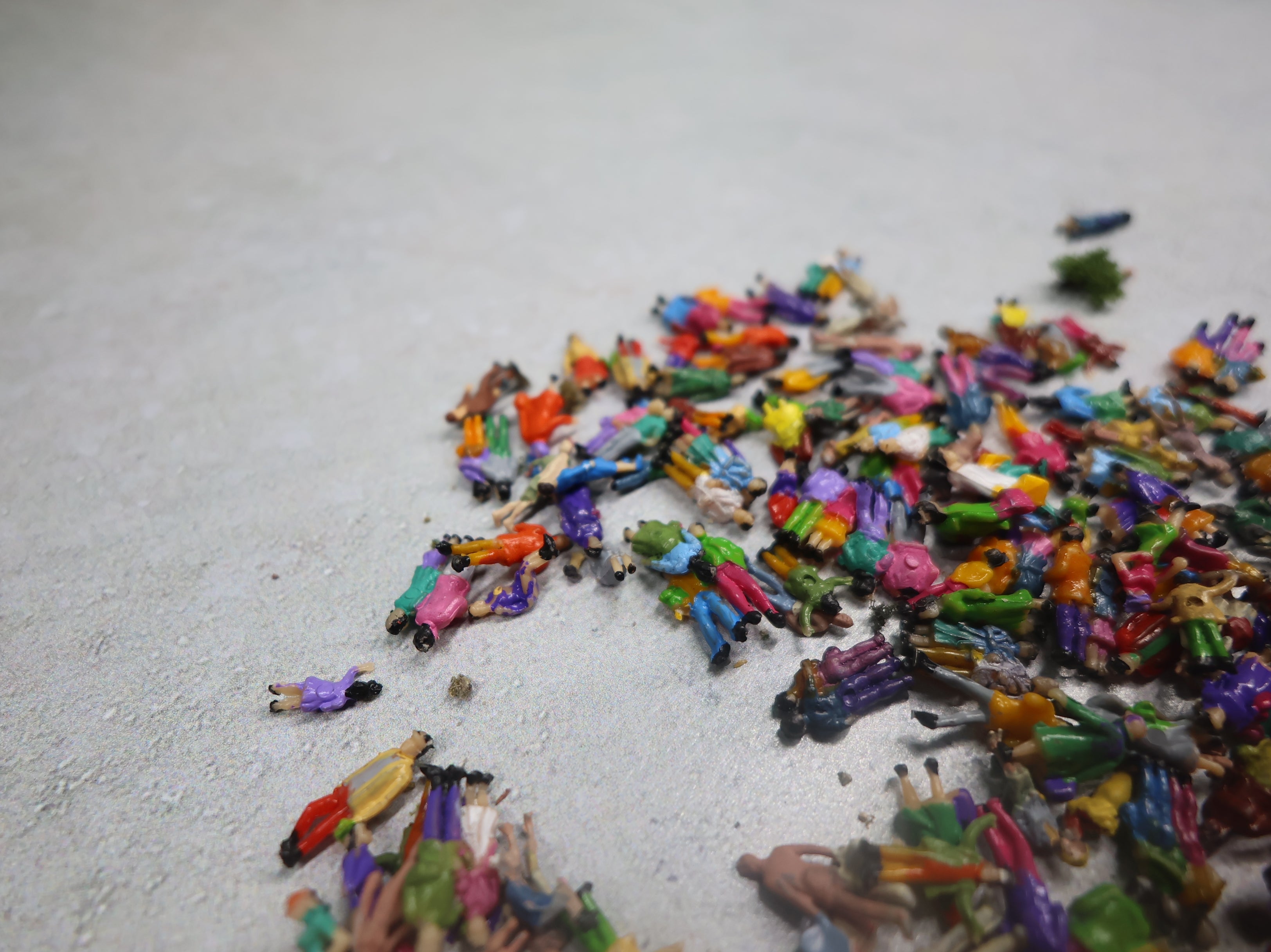 USED N Scale Large Lot of Painted People
