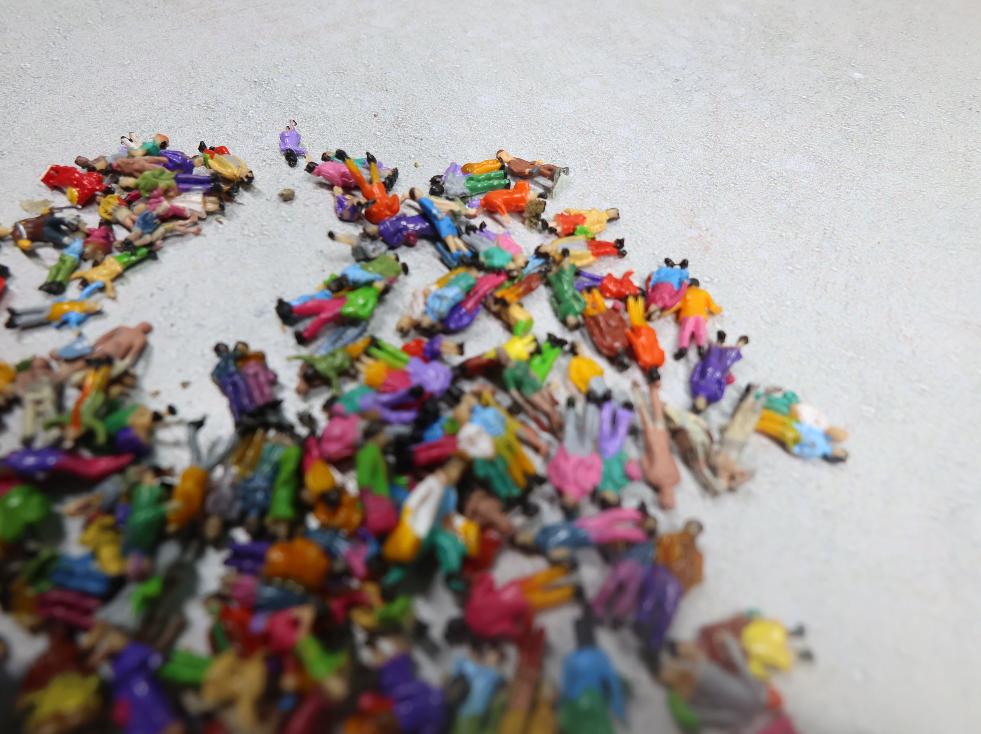 USED N Scale Large Lot of Painted People