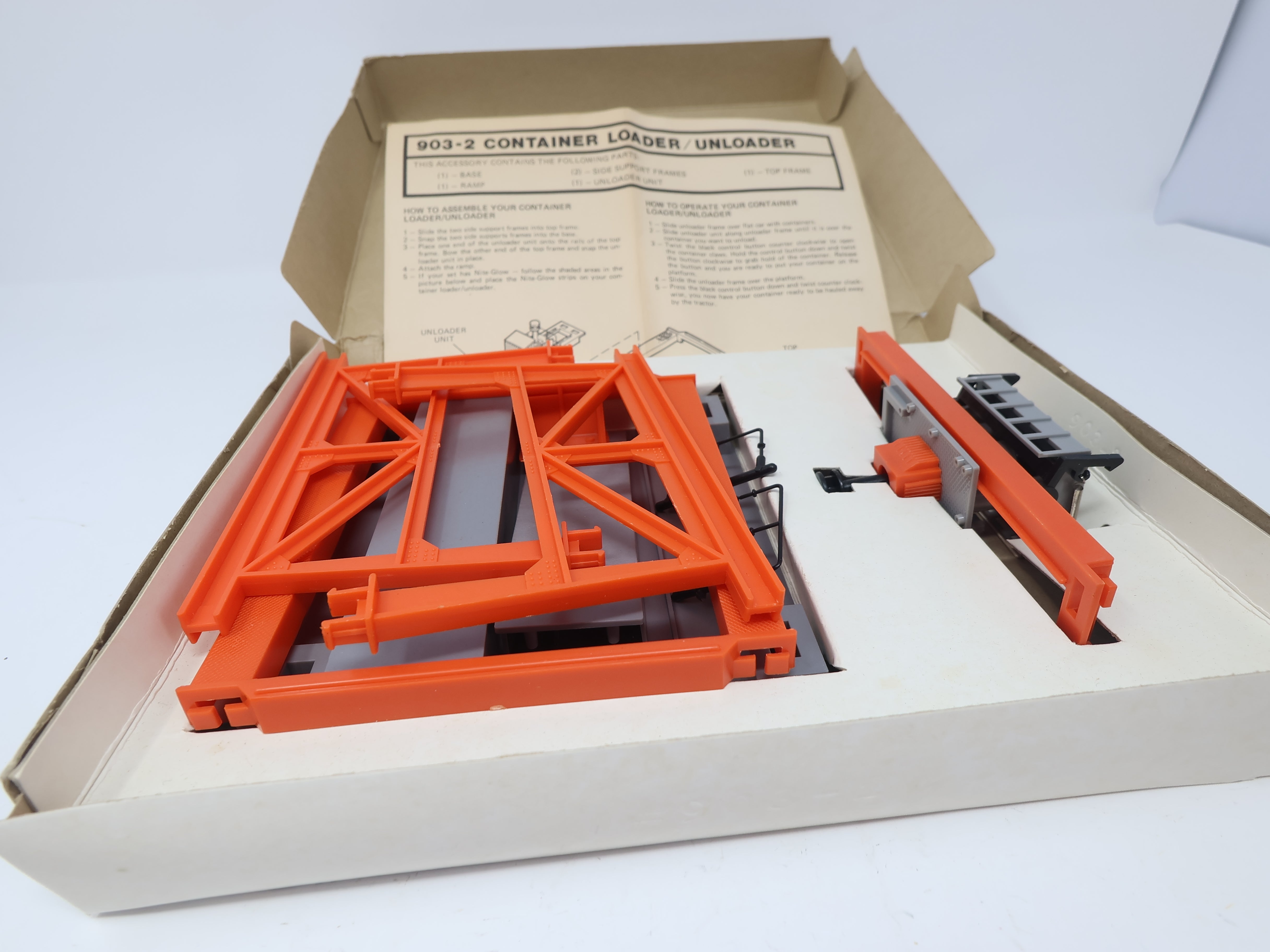 USED Tyco HO Scale, Container Loader / Unloader (possibly incomplete) (KIT)
