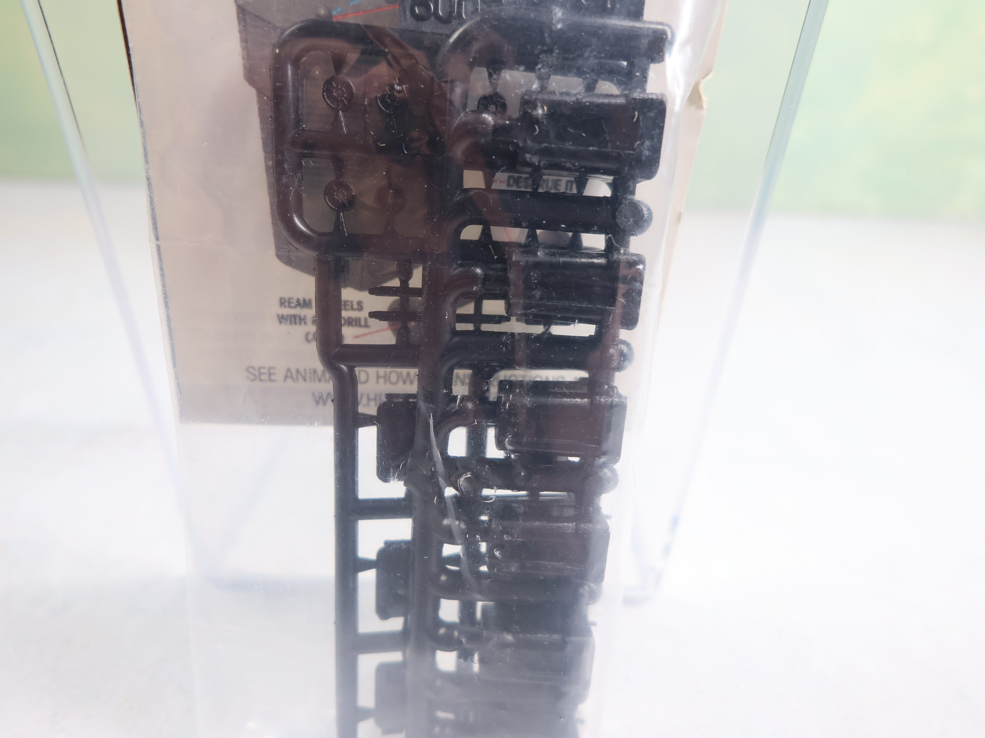 USED Hi-Tech Details 8010 HO Scale Trash Cans Black (6 pcs)