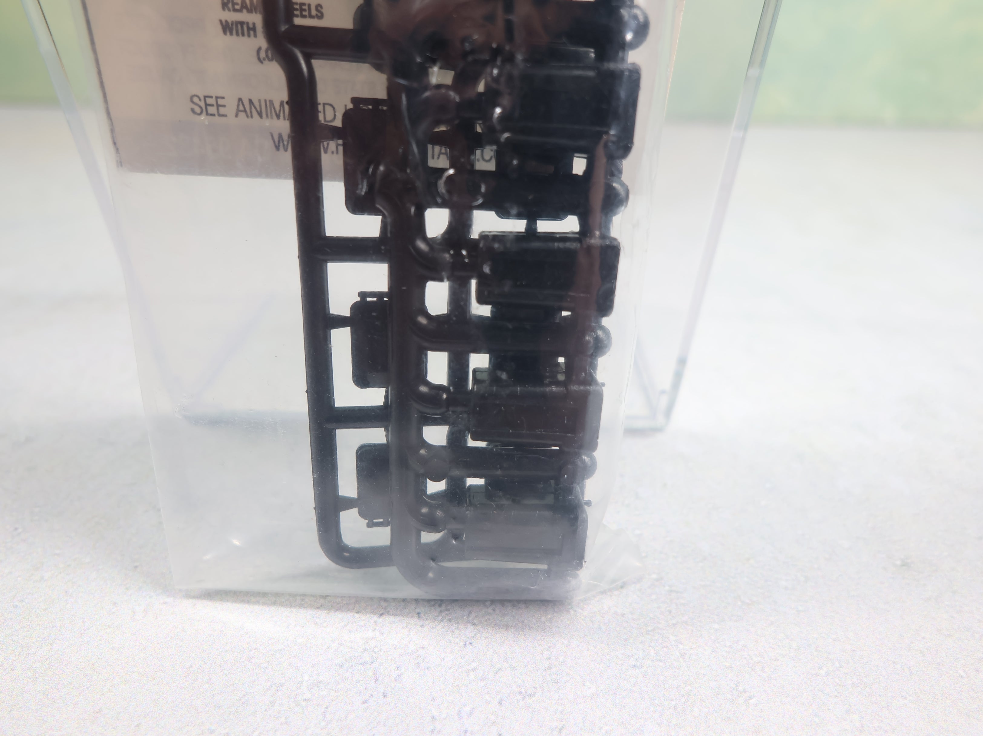USED Hi-Tech Details 8010 HO Scale Trash Cans Black (6 pcs)