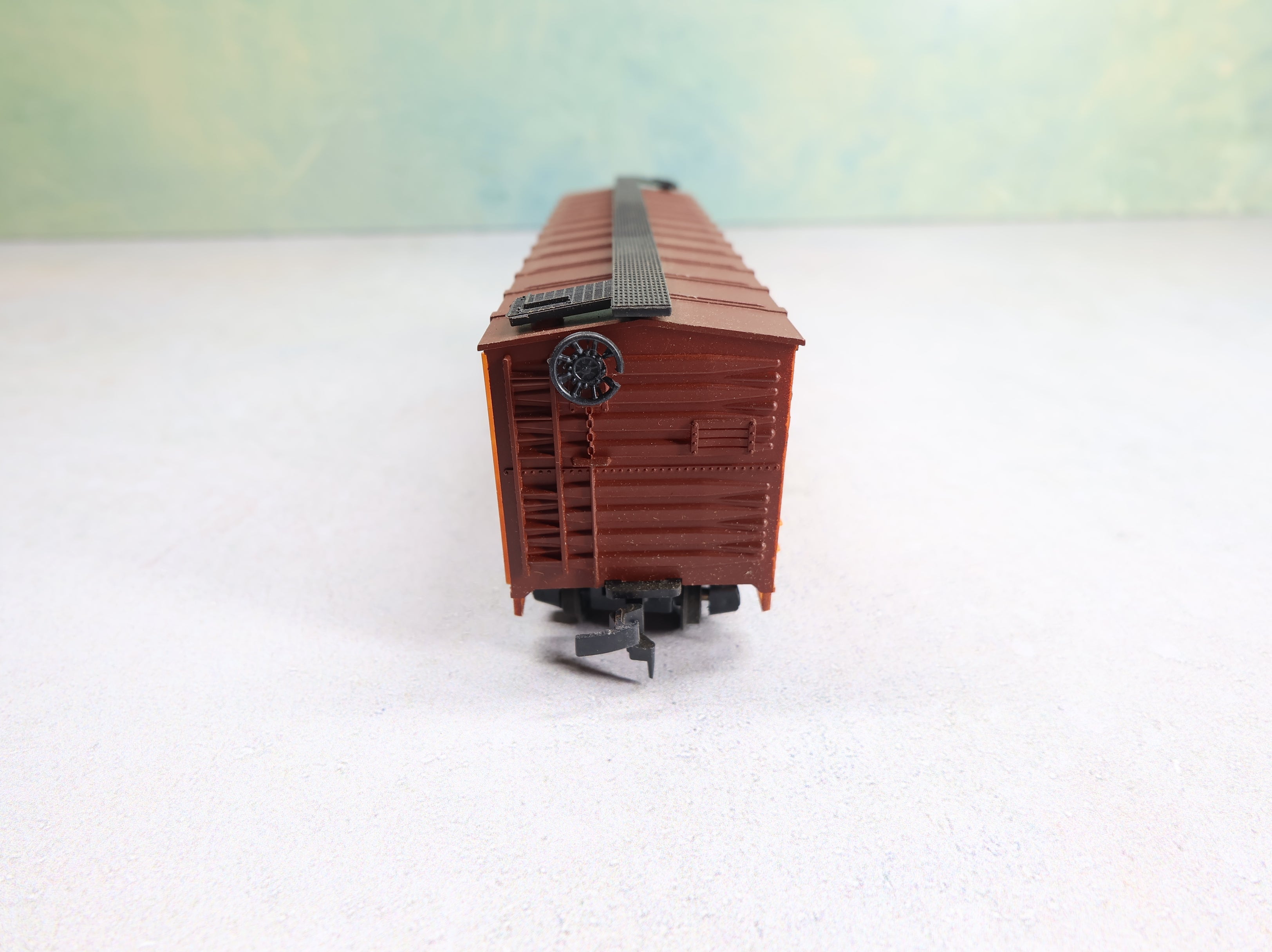 USED ROCO HO Scale 40' Wooden Box Car MKT #60050