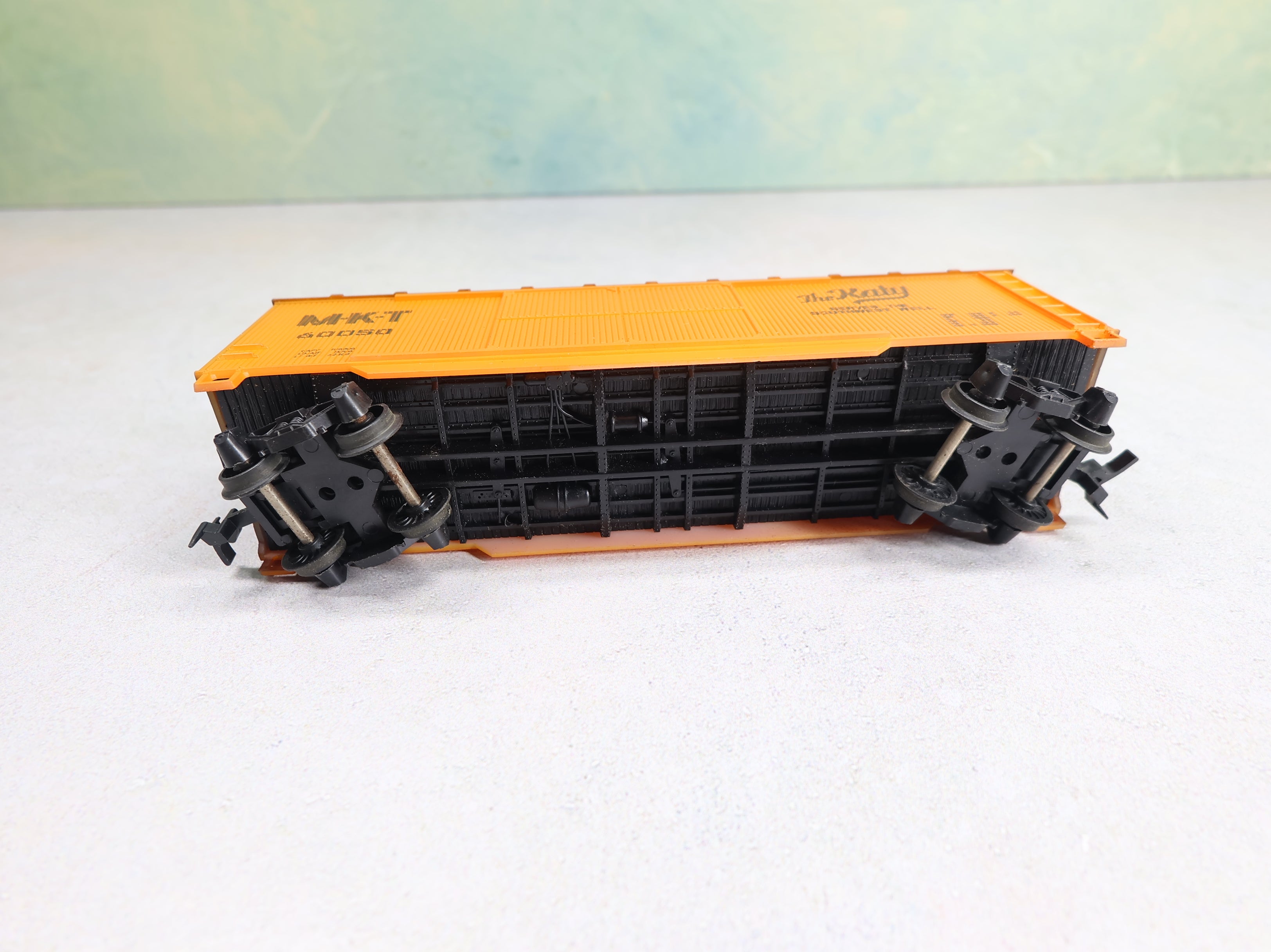 USED ROCO HO Scale 40' Wooden Box Car MKT #60050