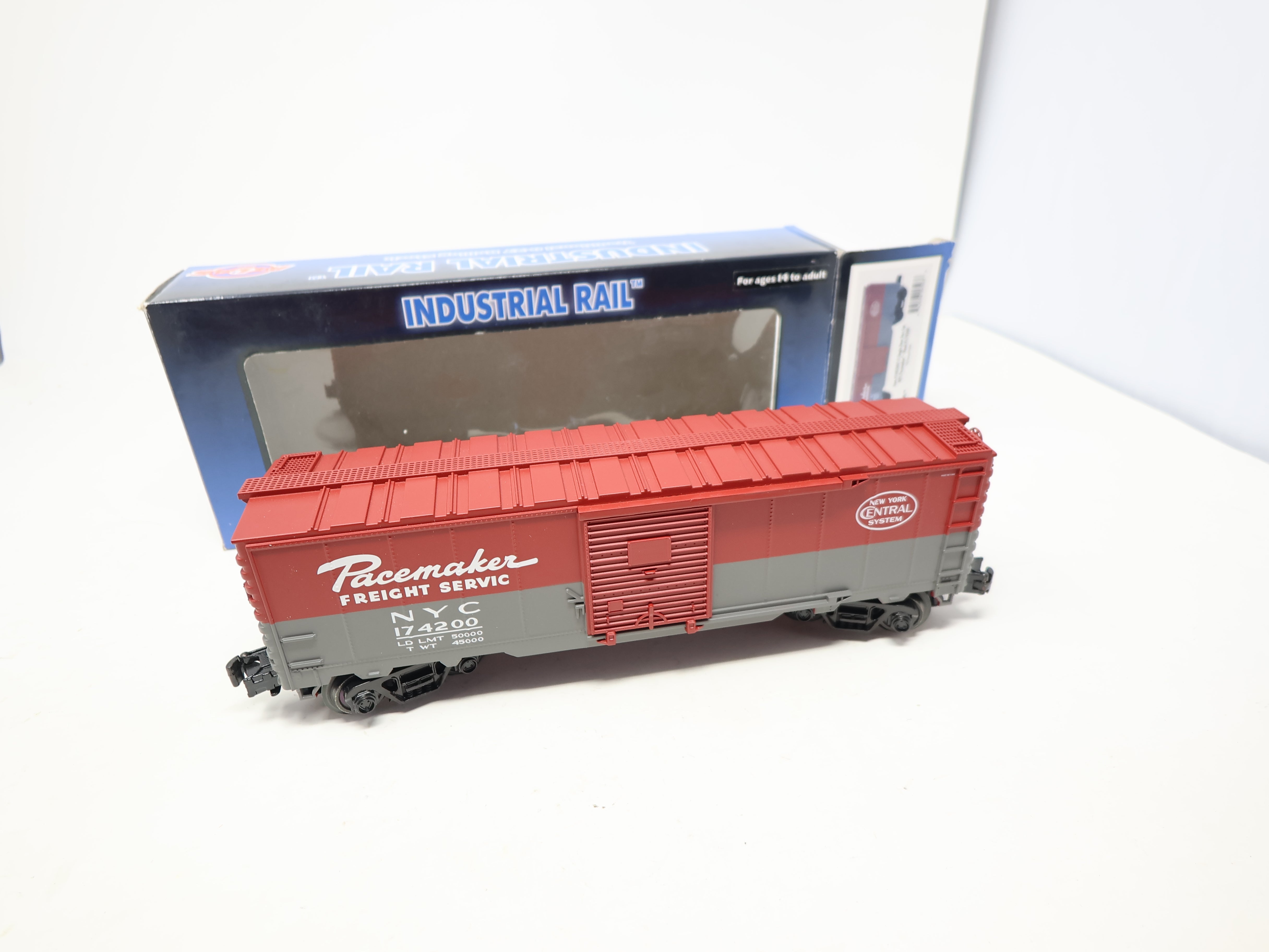 USED Atlas #1002007-2 O, Single Door Box Car, New York Central NYC #174200, Pacemaker O27