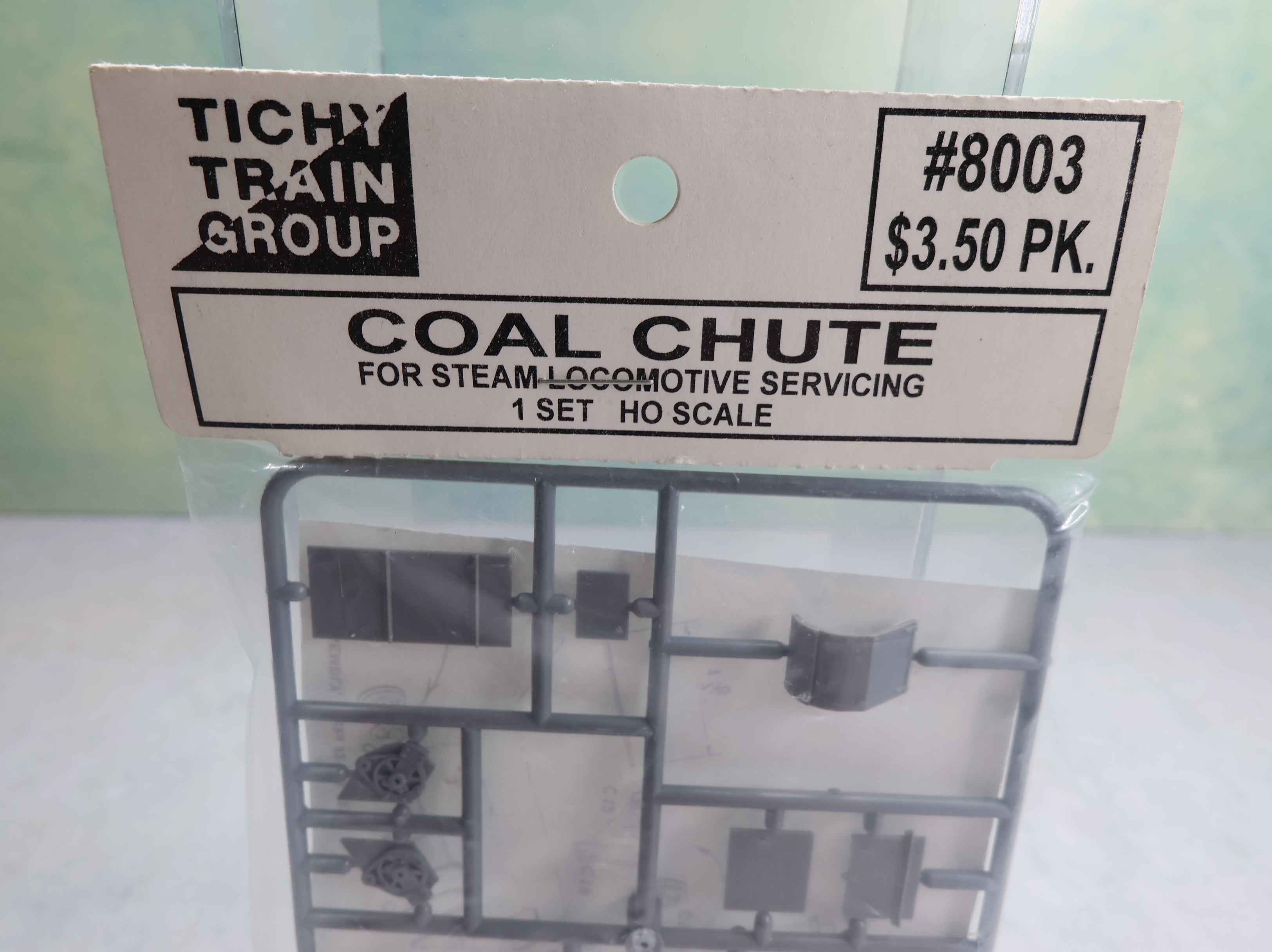 Tichy Train Group 8003 HO Scale Coal Chute For Steam Locomotive Servicing (1 Set)