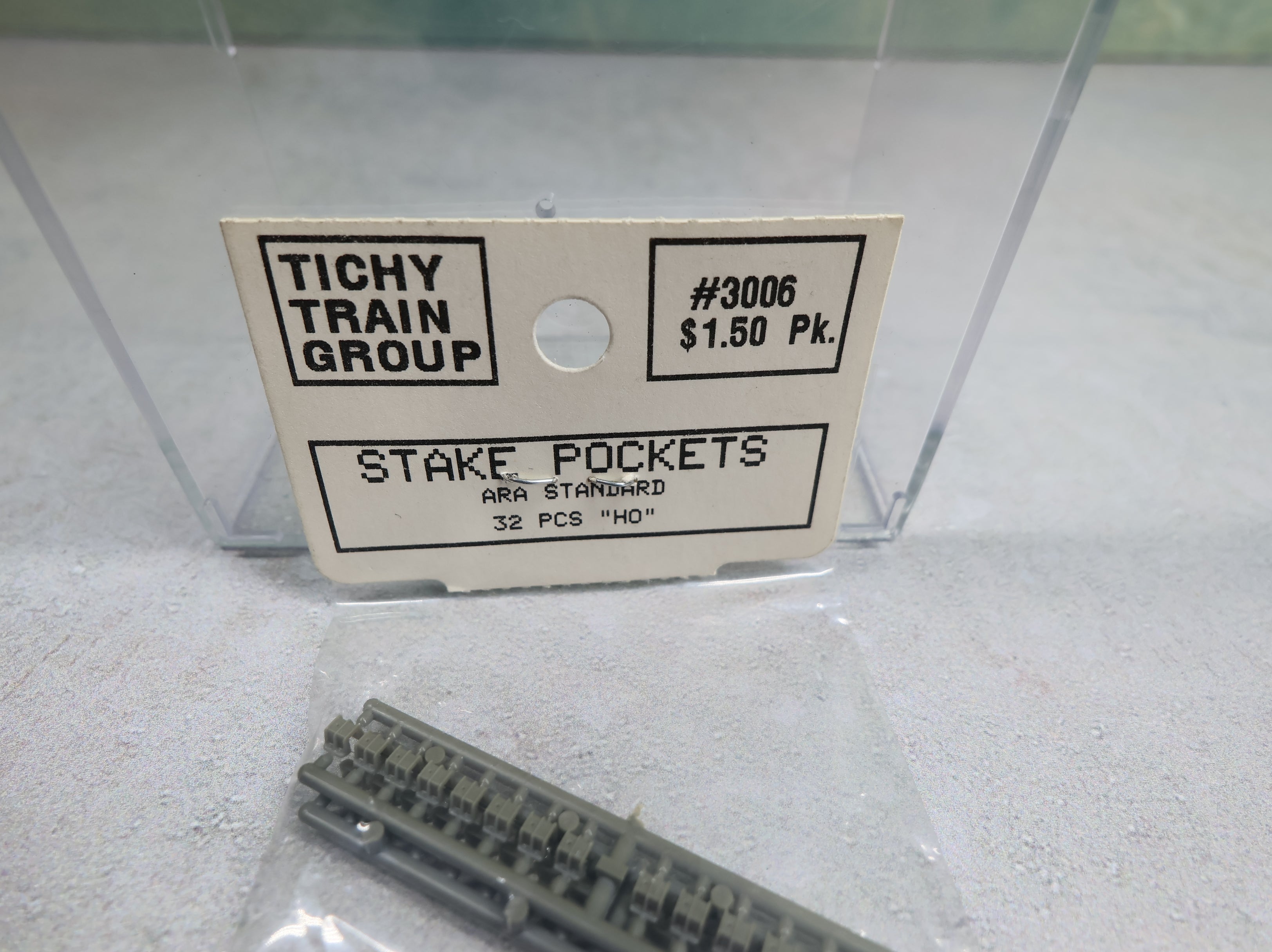 Tichy Train Group 3006 HO Scale Stake Pockets ARA Standard (32 pcs)