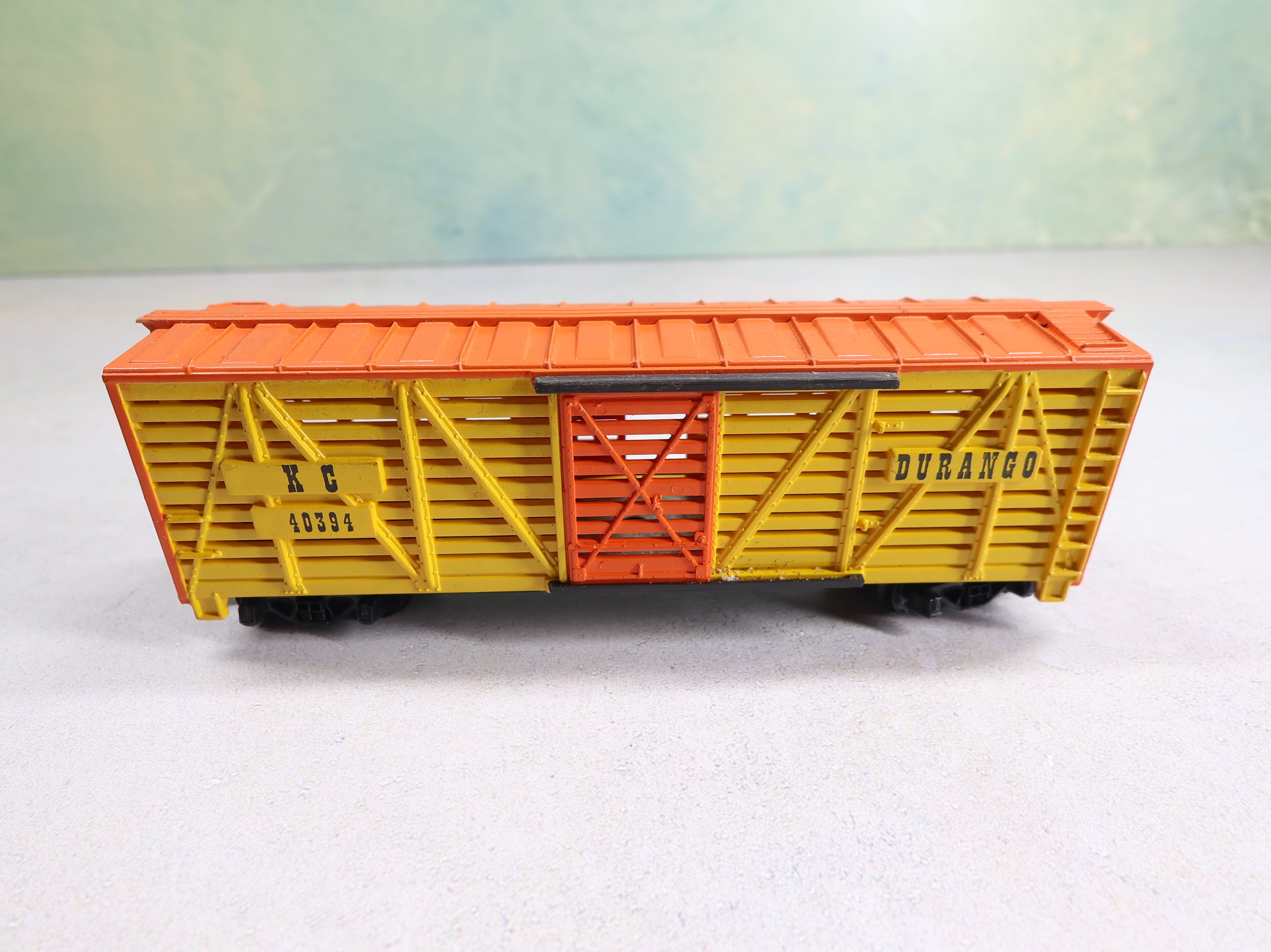 USED Tyco HO Scale 40' Stock Car Durango KC #40394