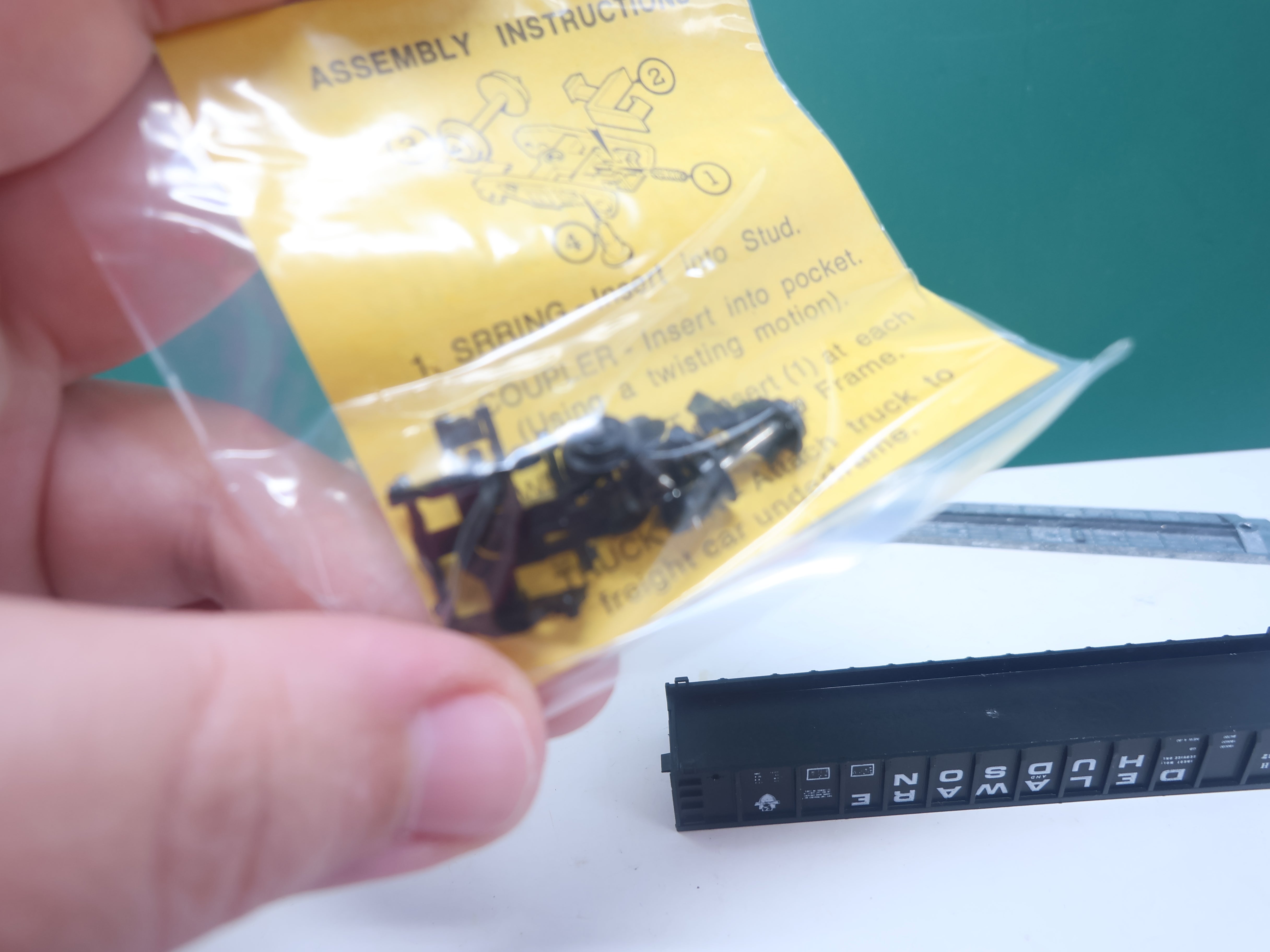 USED Roundhouse 8412 N Scale, Gondola, Delaware and Hudson DH #15237 kit