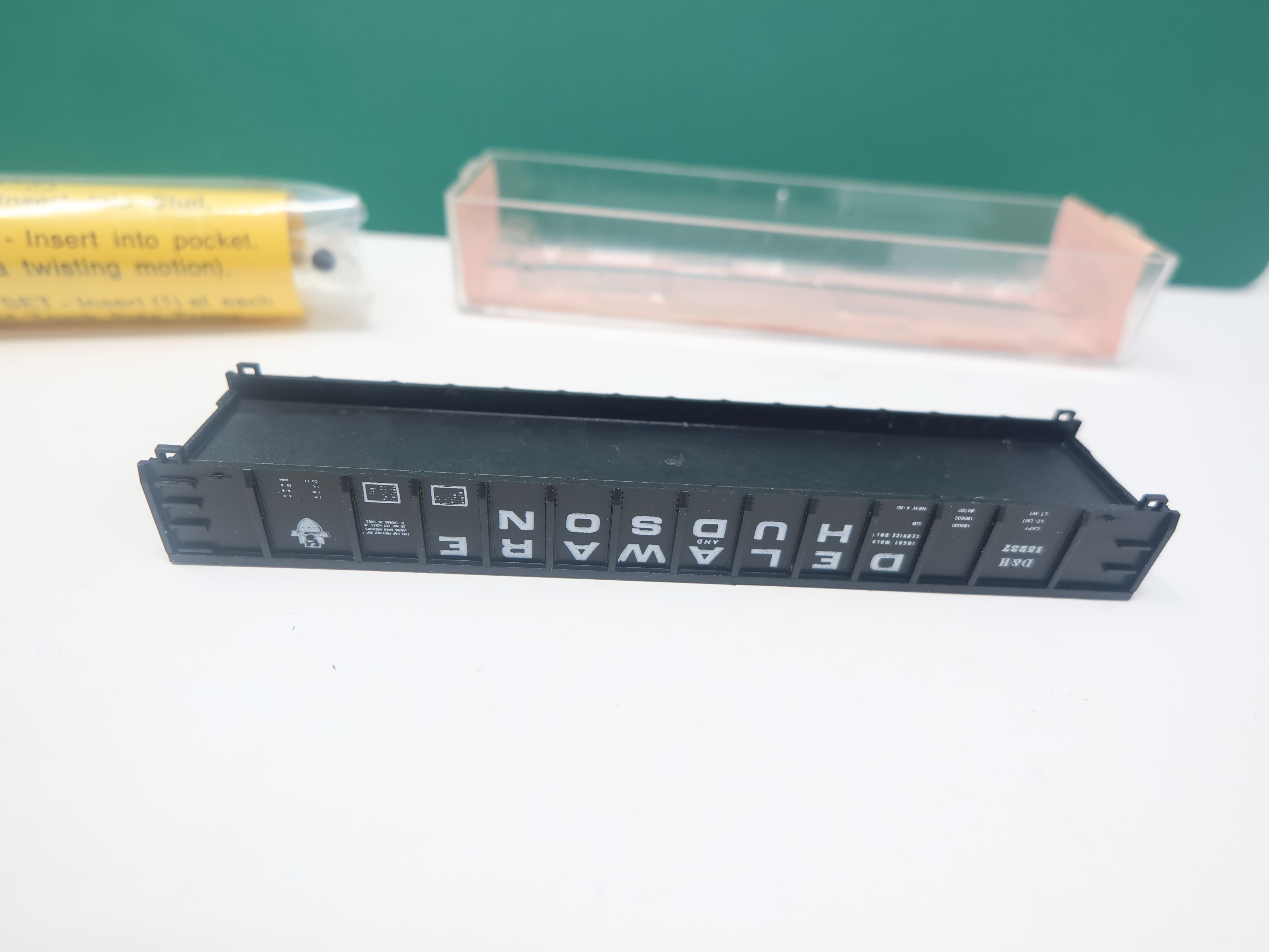 USED Roundhouse 8412 N Scale, Gondola, Delaware and Hudson DH #15237 kit