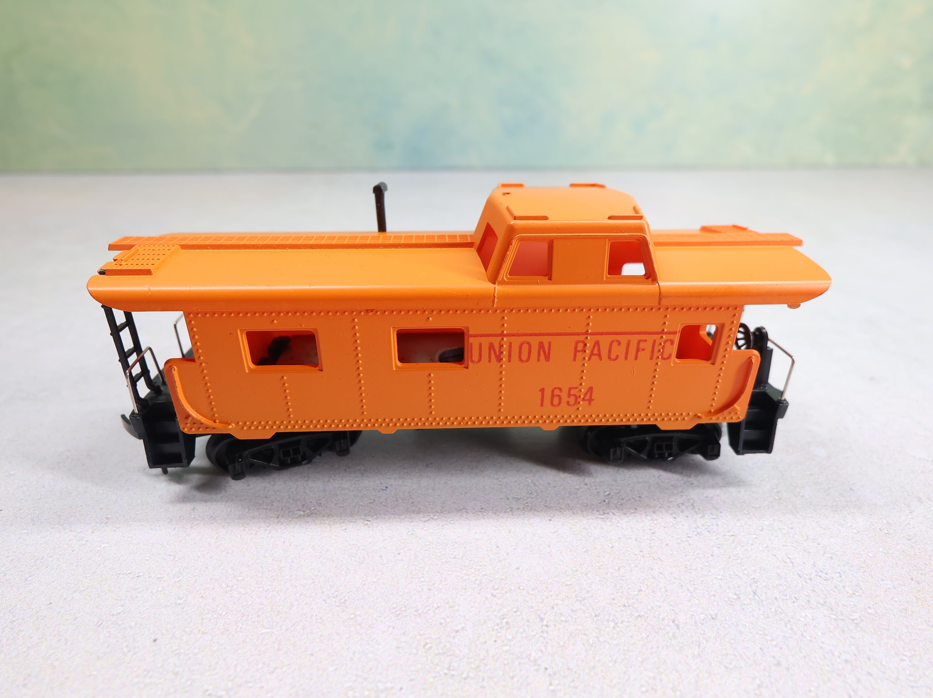 USED Tyco HO Scale Caboose Union Pacific #1654