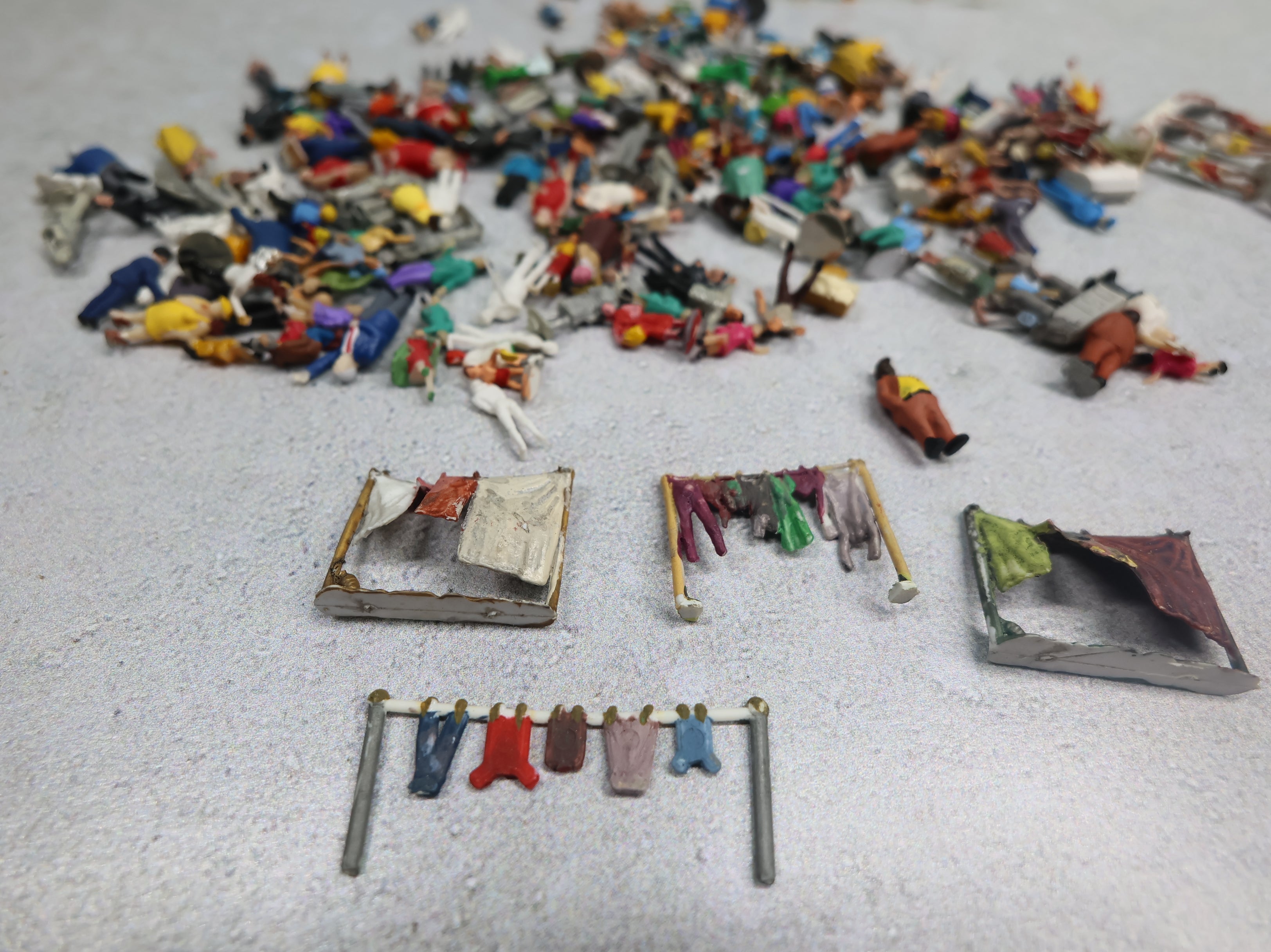 USED N Scale Large Lot of Painted People, Gardening, Workers, Kids & More