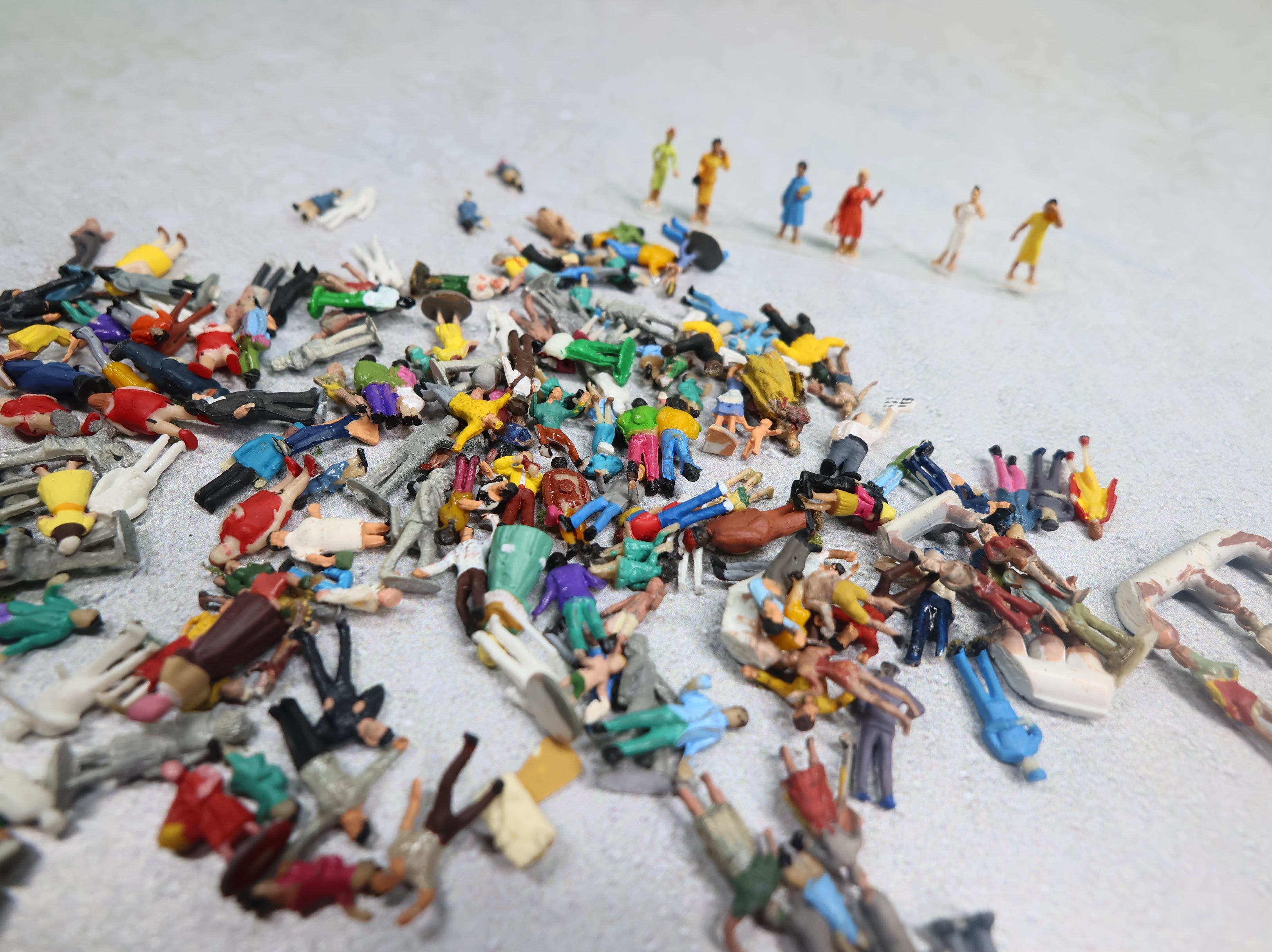 USED N Scale Large Lot of Painted People, Gardening, Workers, Kids & More