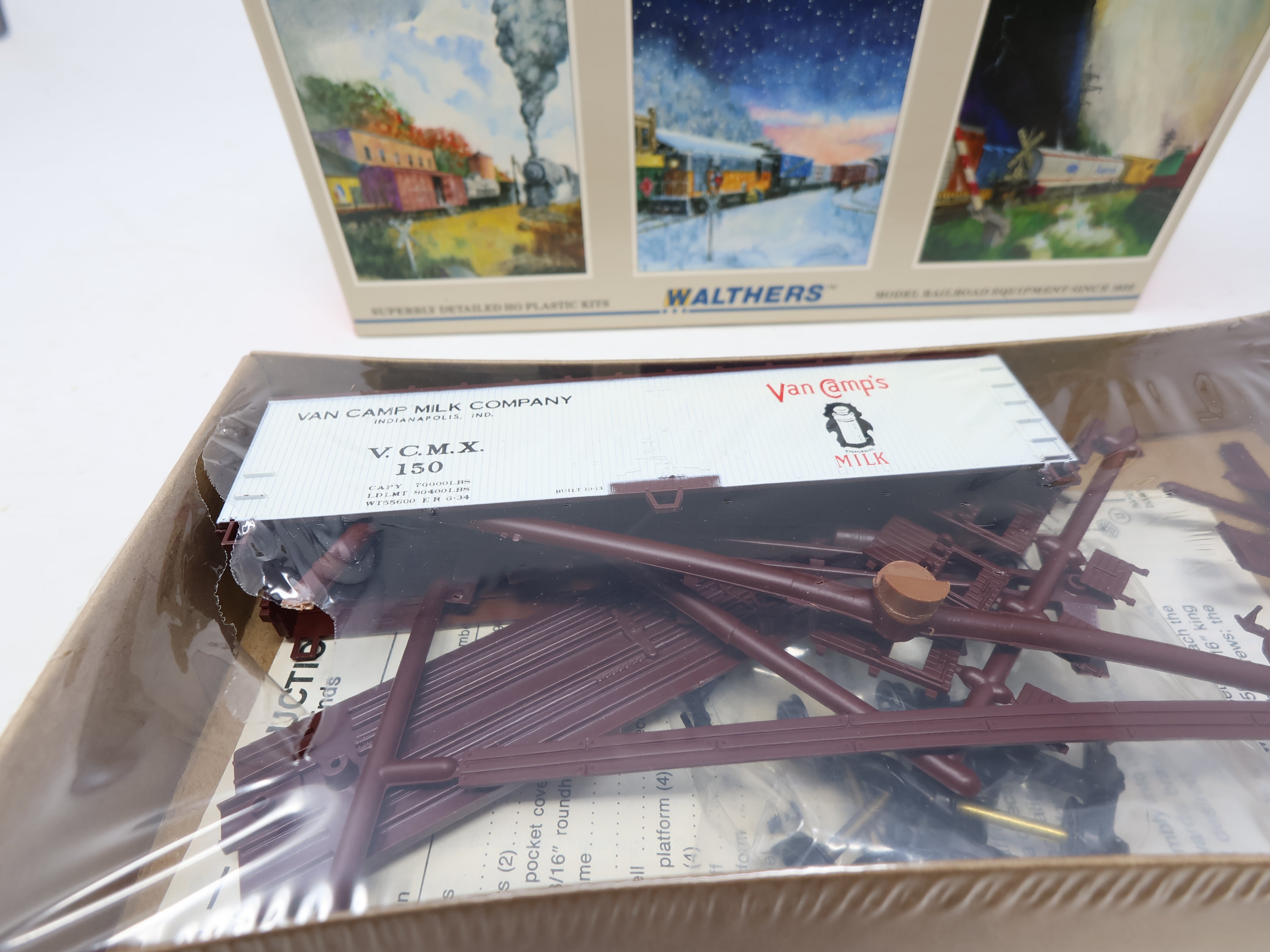 Walthers 932-2480 HO Scale, 40' Reefer Wood End Box Car, Van Camp Milk Company VCMX #150 (KIT)