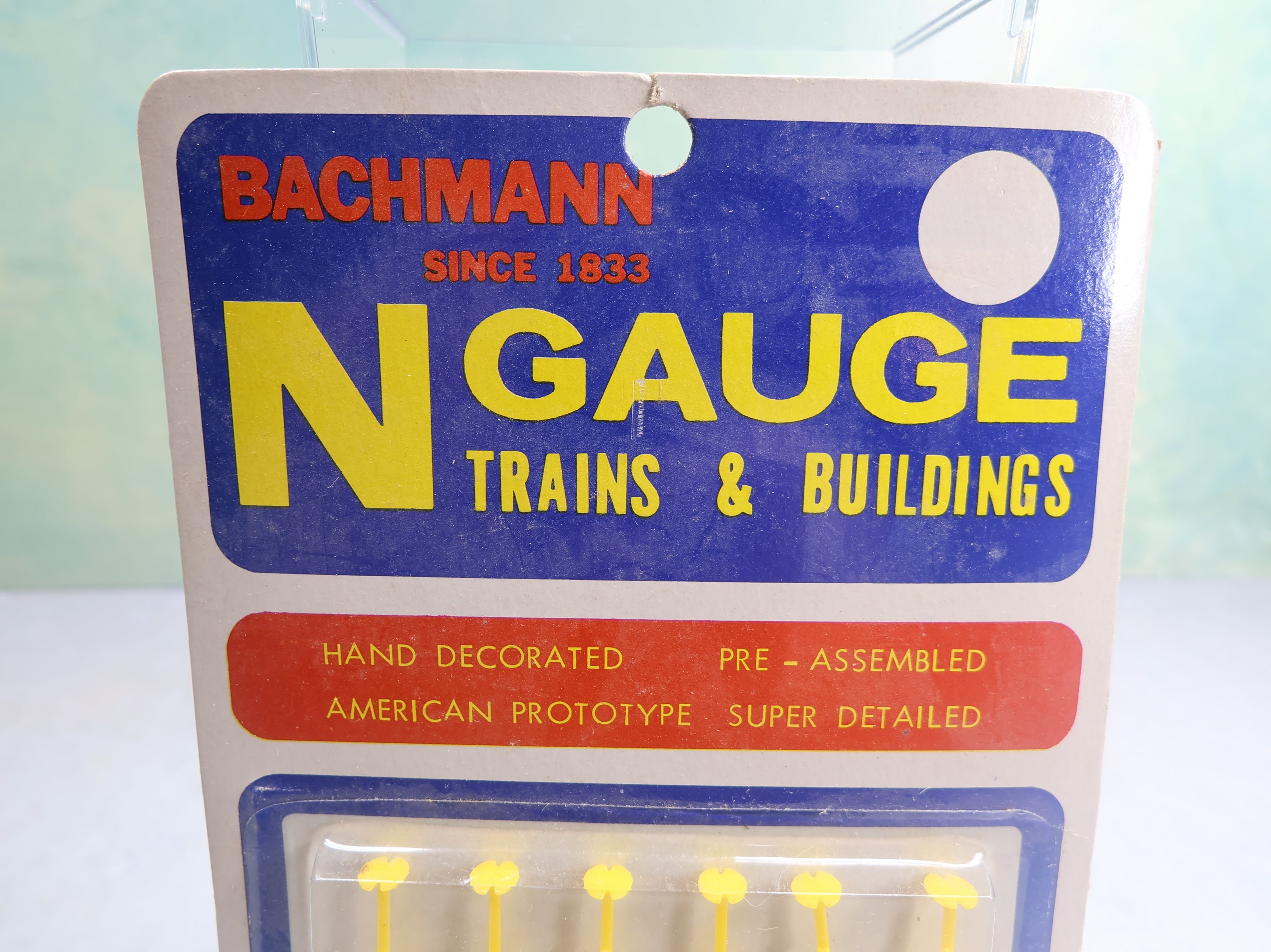 Bachmann 7013 N Scale Railroad & Street Signs (24 pcs)