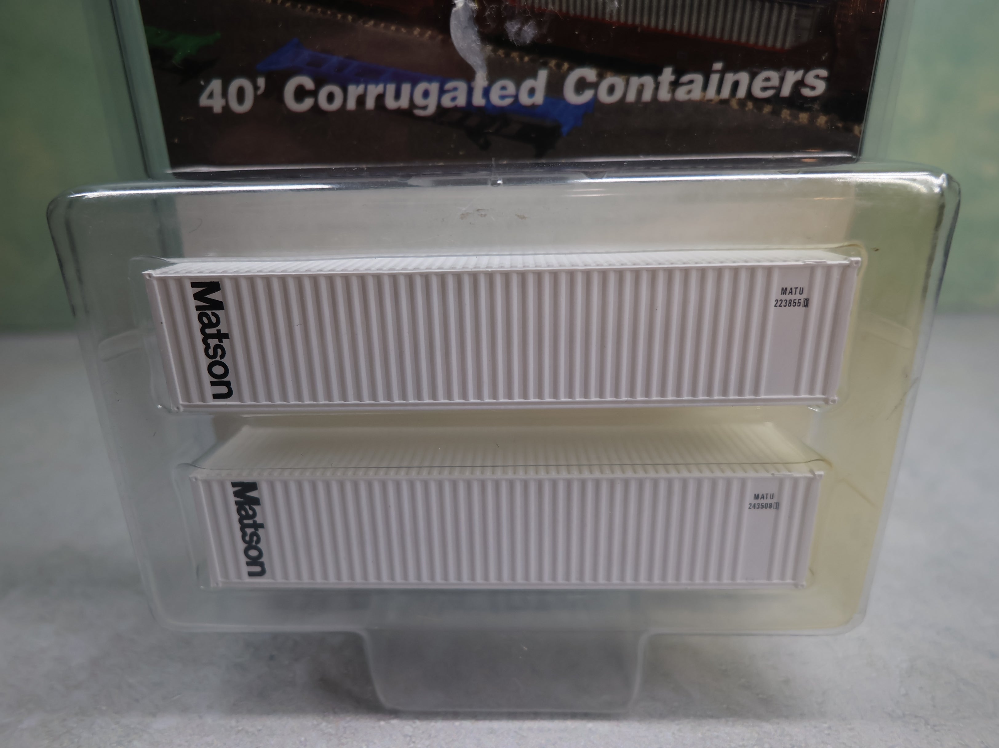 Deluxe 5270 N Scale 40' Corrugated Containers Matson (2 pcs)