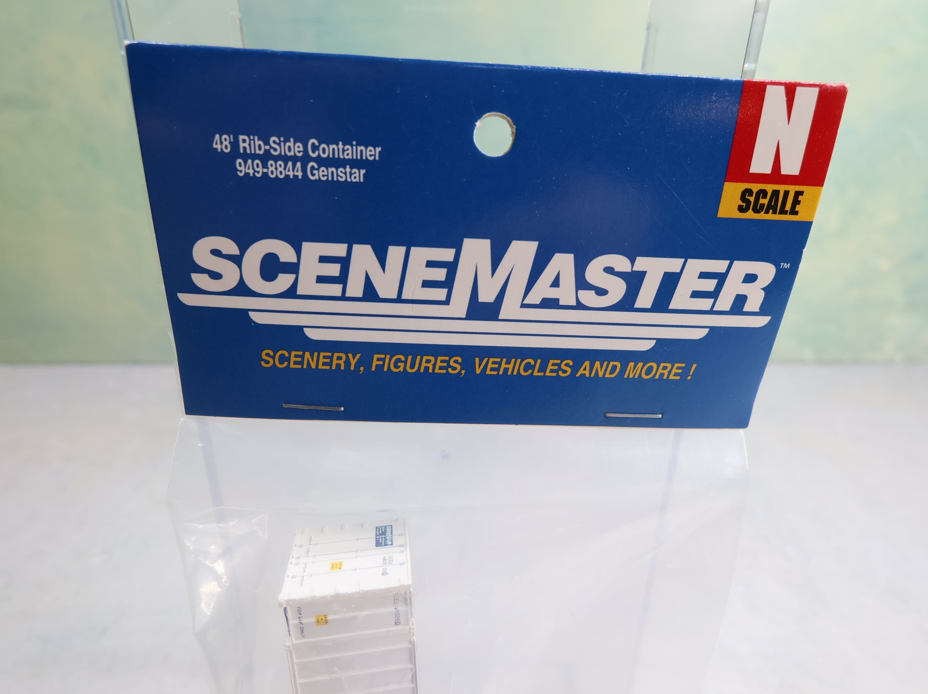 Walthers 949-8844 N Scale 48' Rib-Side Container Genstar