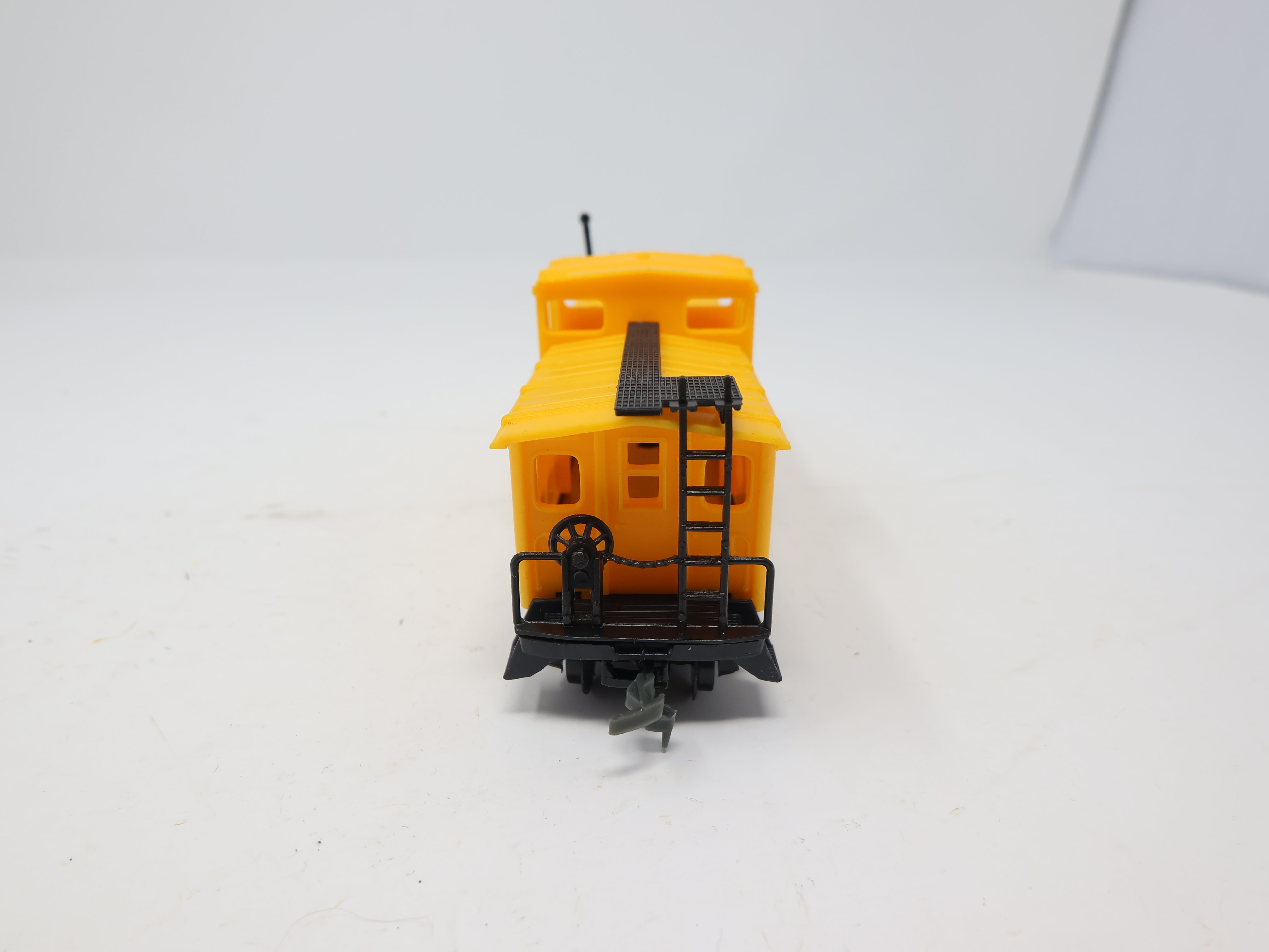 USED Playart HO Scale, Caboose, Chessie System CO #3465