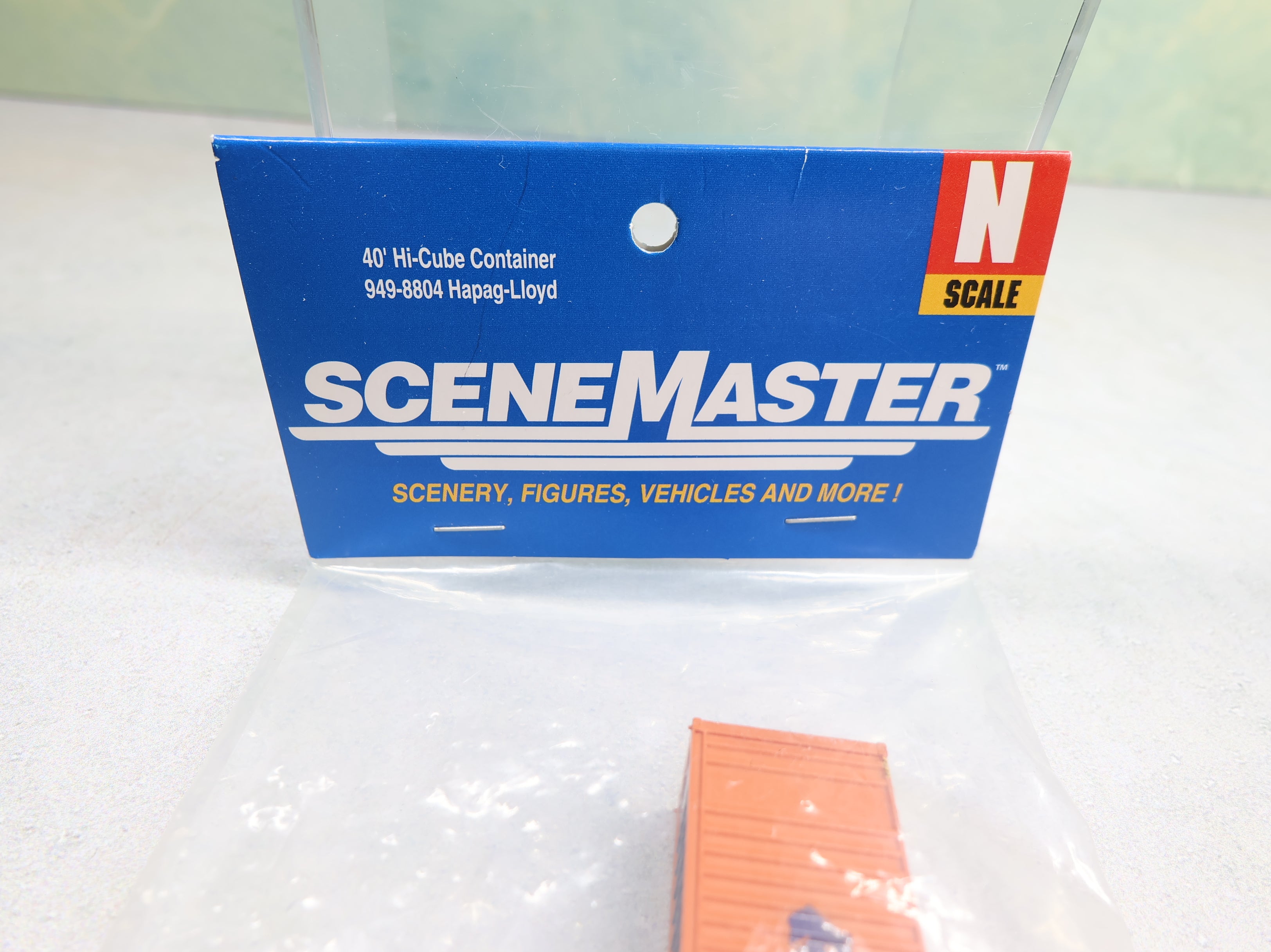 Walthers 949-8804 N Scale 40' Hi-Cube Container Hapag-Lloyd