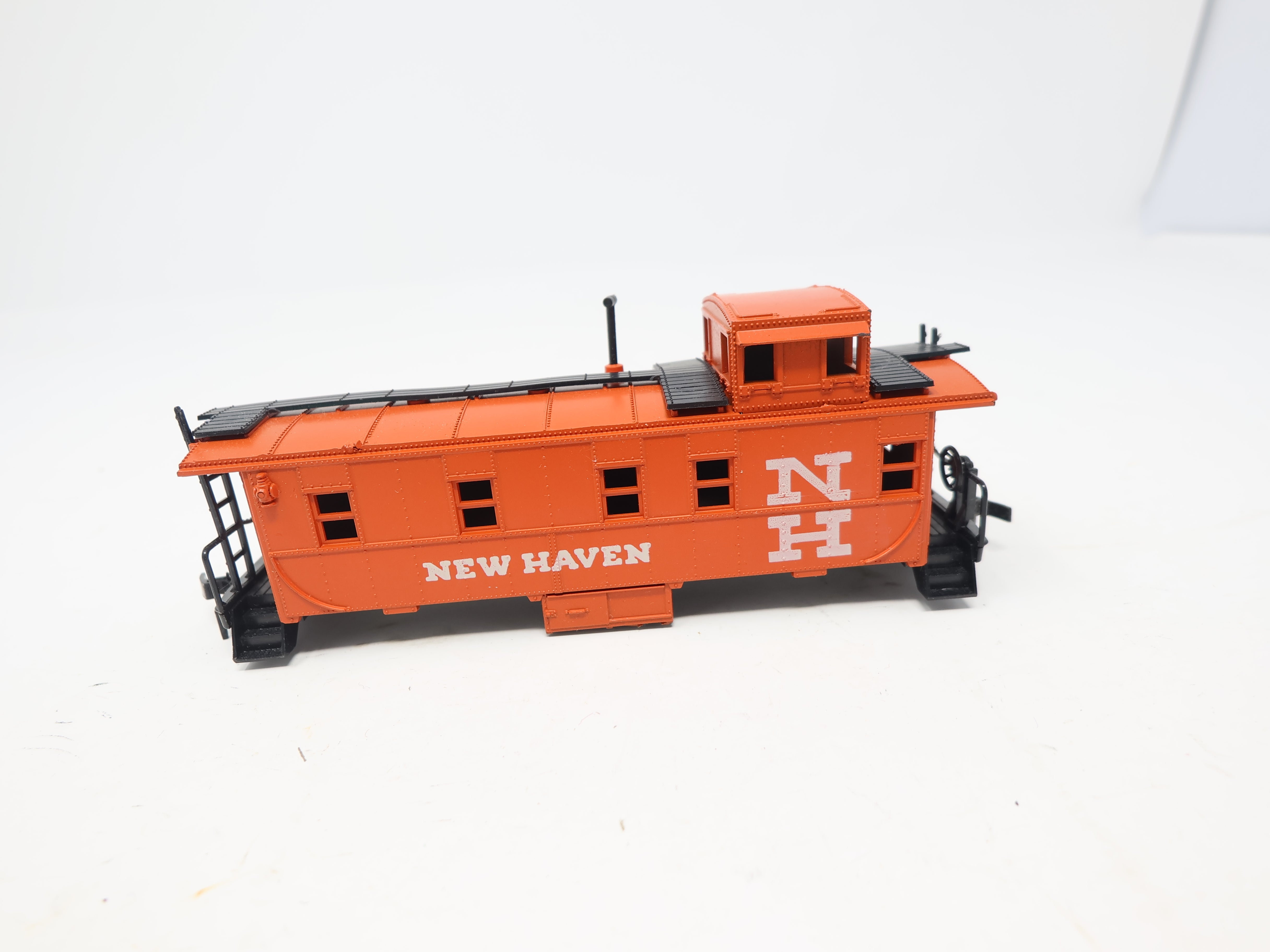 USED ROCO HO Scale, Caboose, New Haven NH